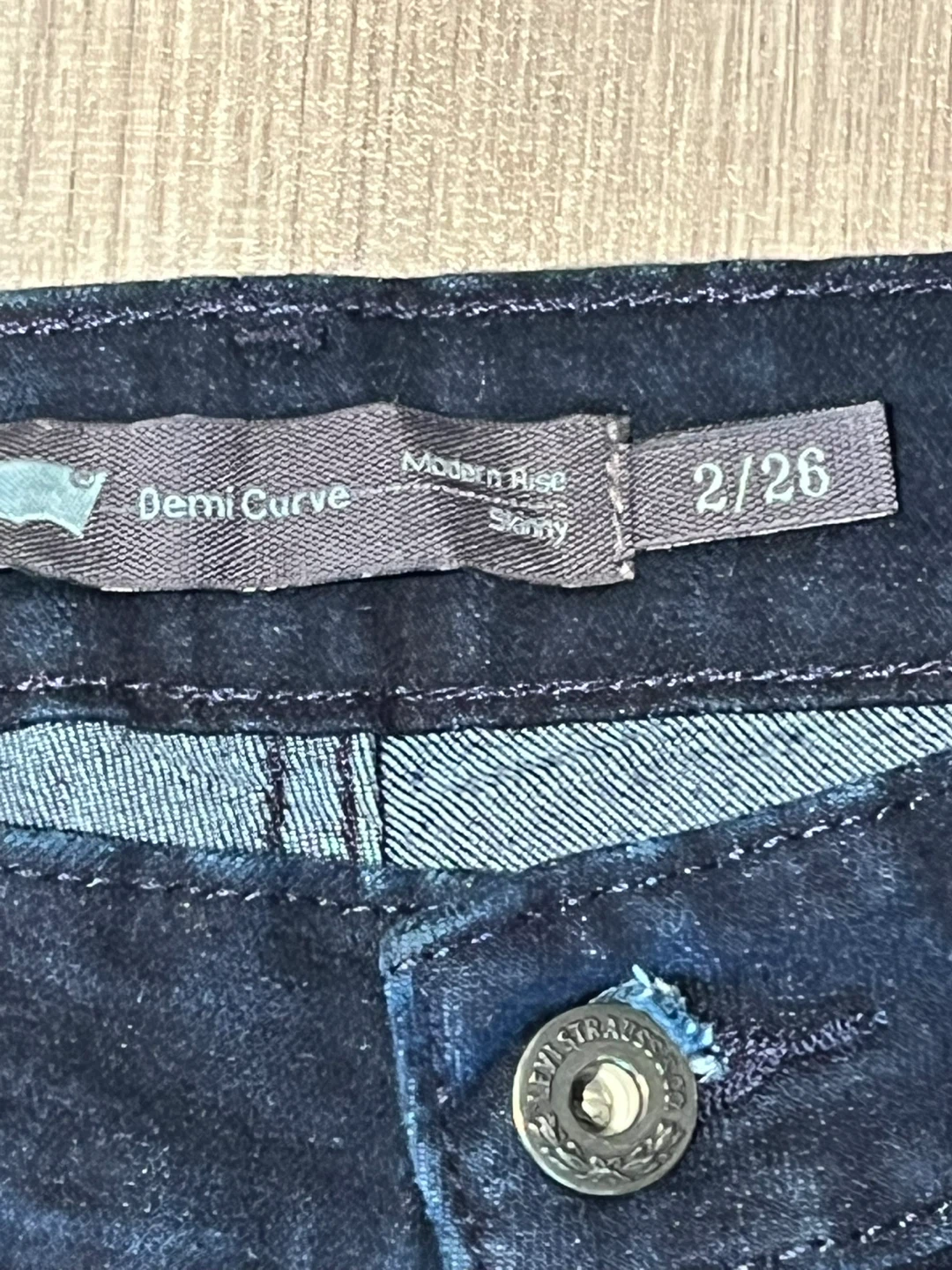 Levi's Women's Demi Curve Skinny Jeans Size 2/26 - photo 3