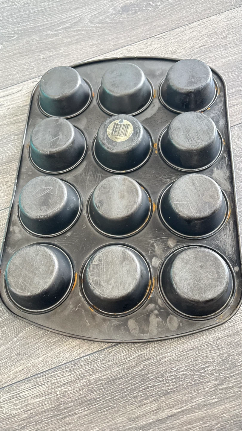 12-Cup Muffin Tin - photo 3