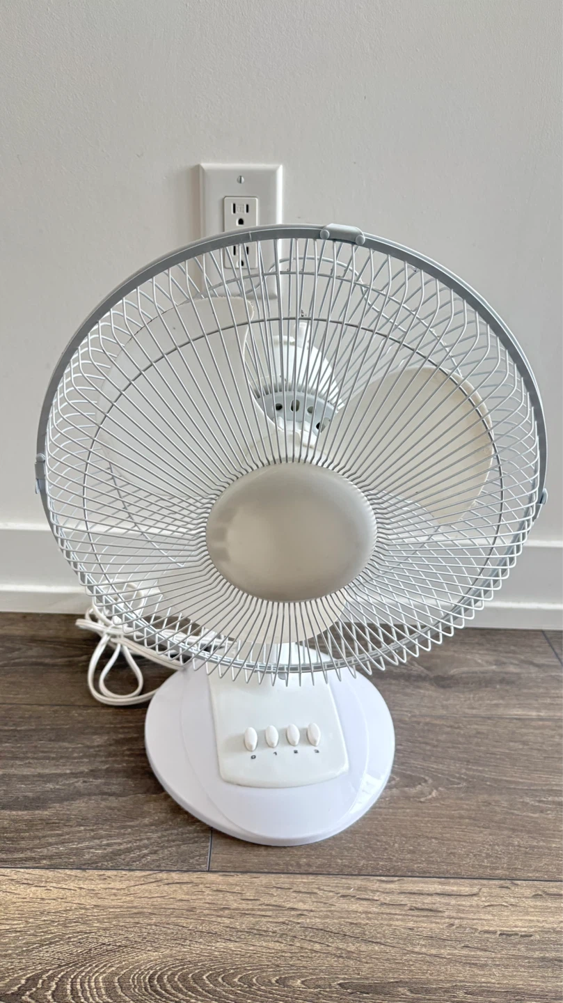 White 3-Speed Table Fan - photo 4