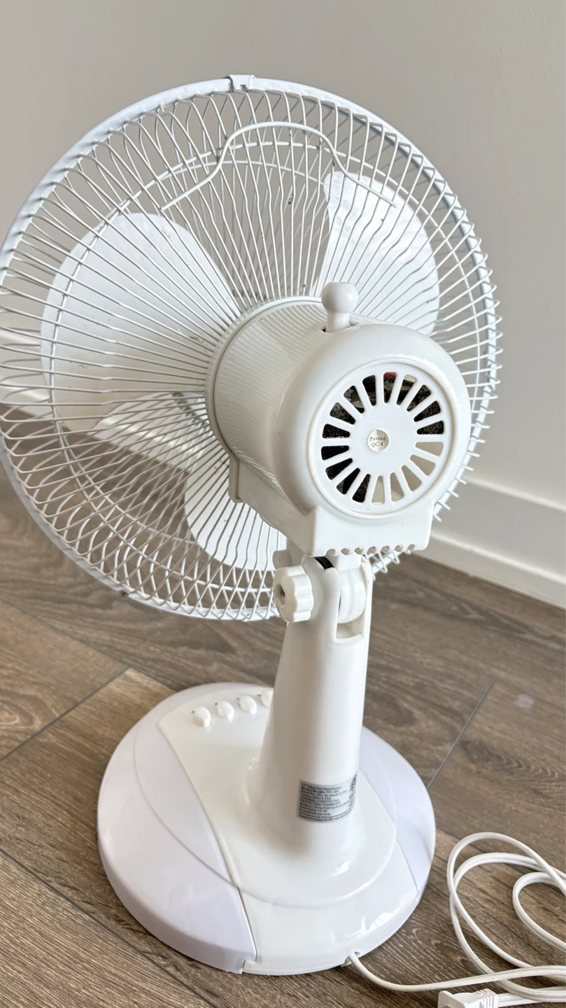 White 3-Speed Table Fan - photo 3