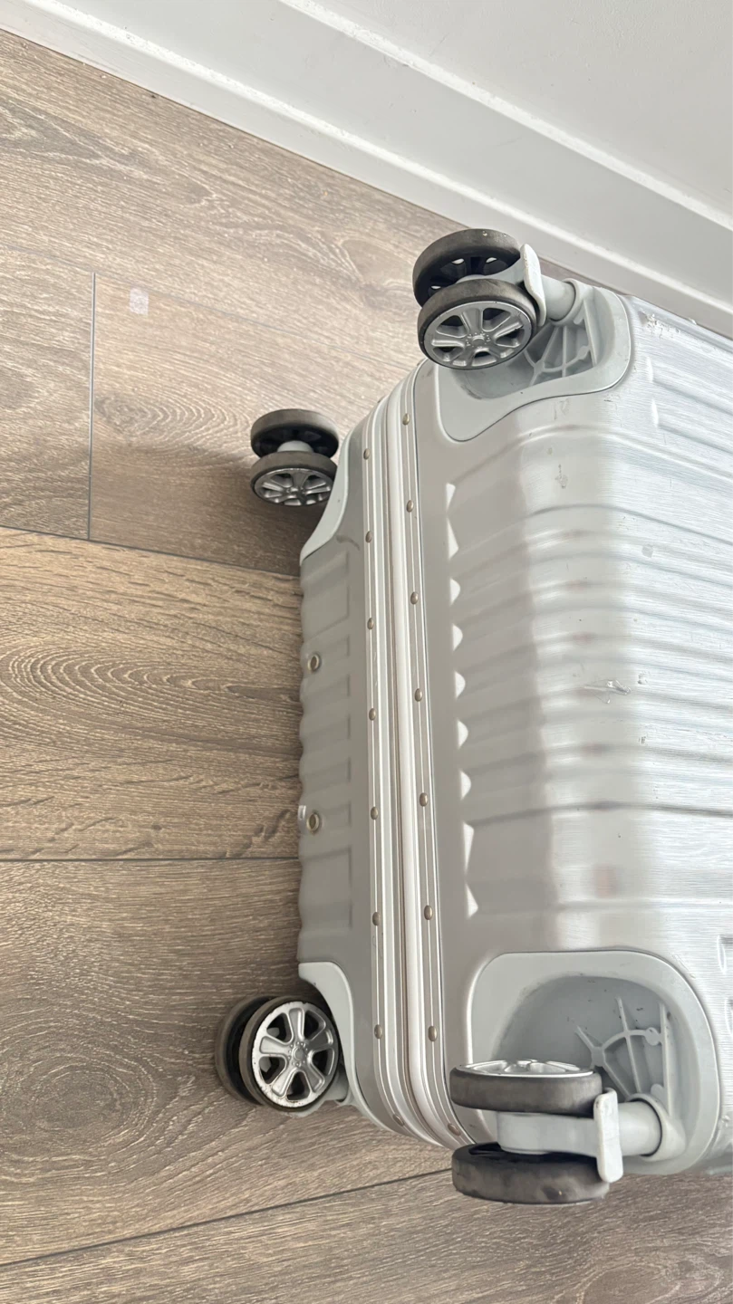 Tupperware Silver Suitcase - photo 3
