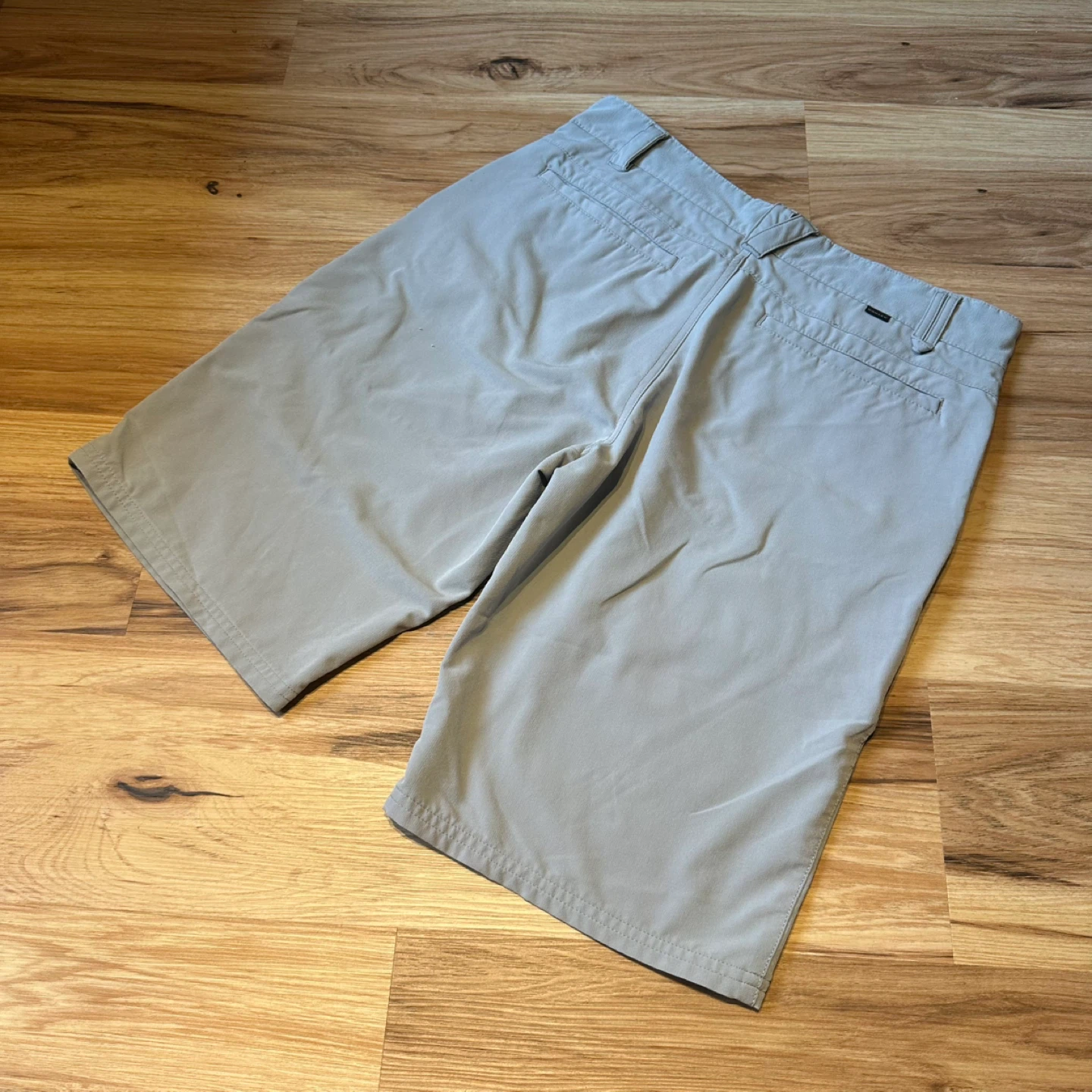 Oakley Women’s Size 32W Grey Golf Shorts - photo 3