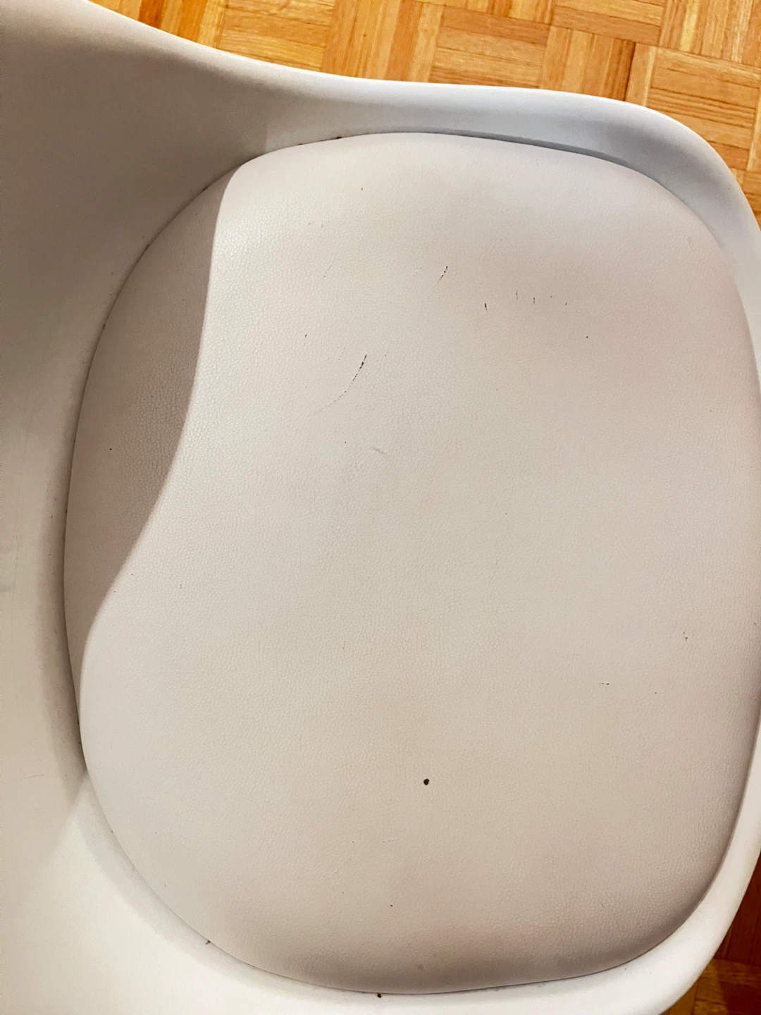 White dining chair 8$ for each - photo 3
