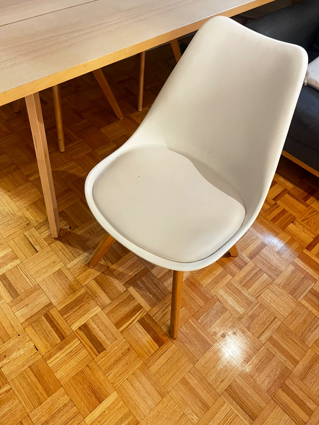 White dining chair 8$ for each