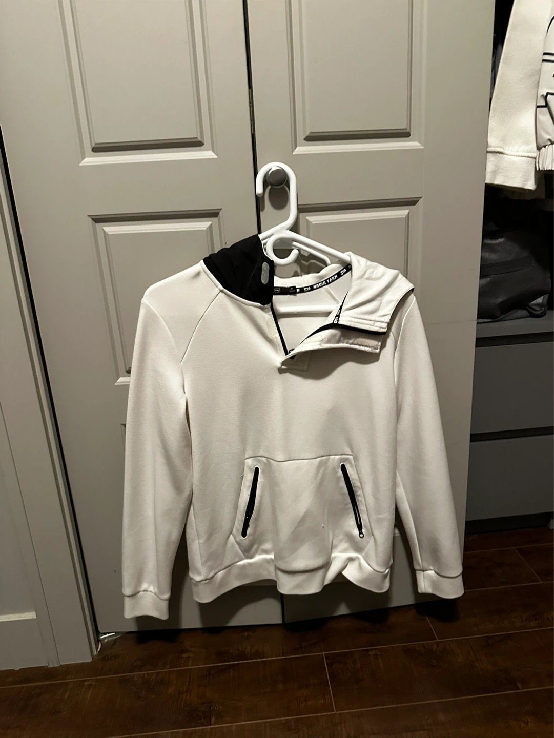 White and black sport set