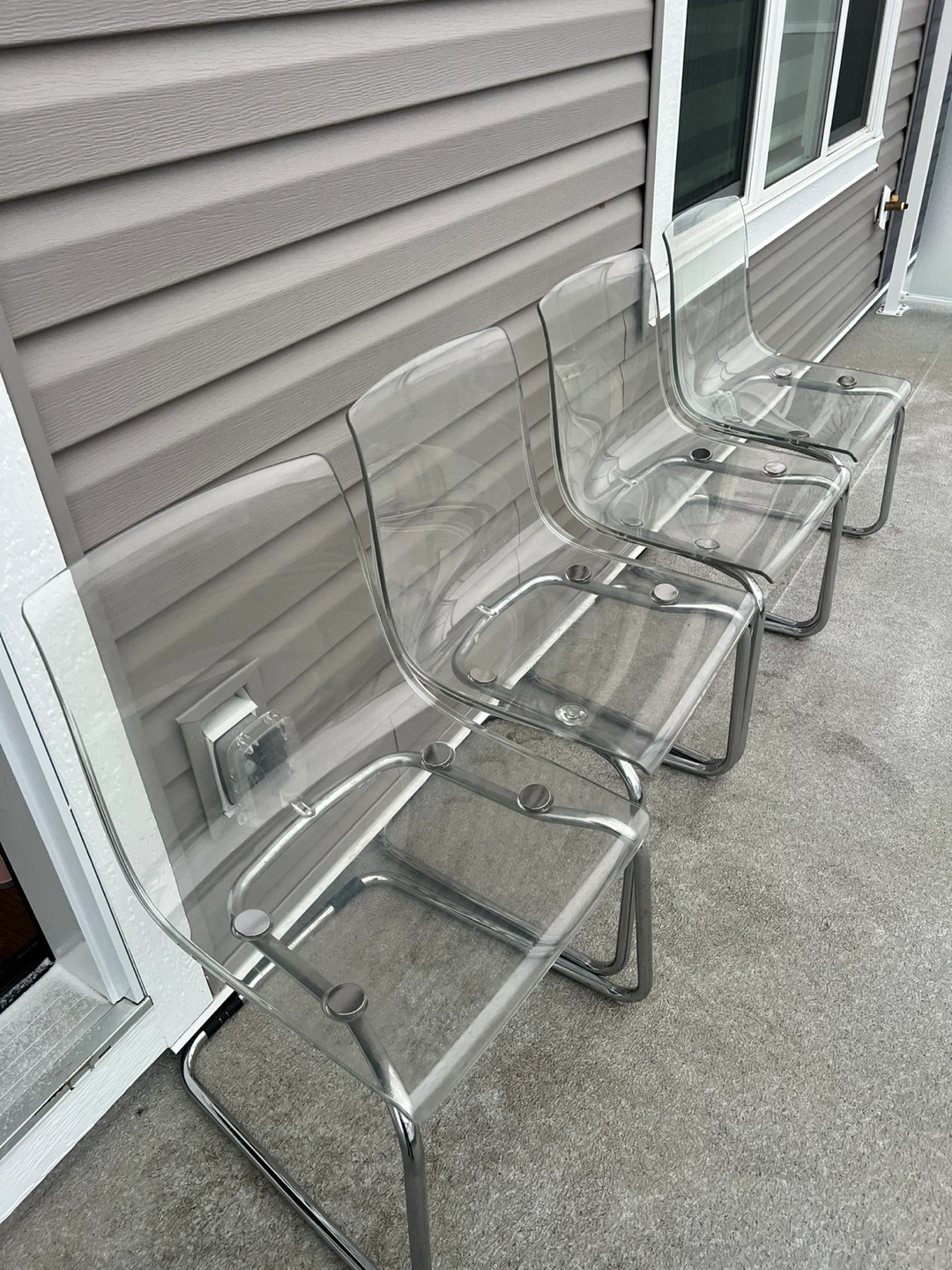 Set of 4 Clear Acrylic Dining Chairs 4