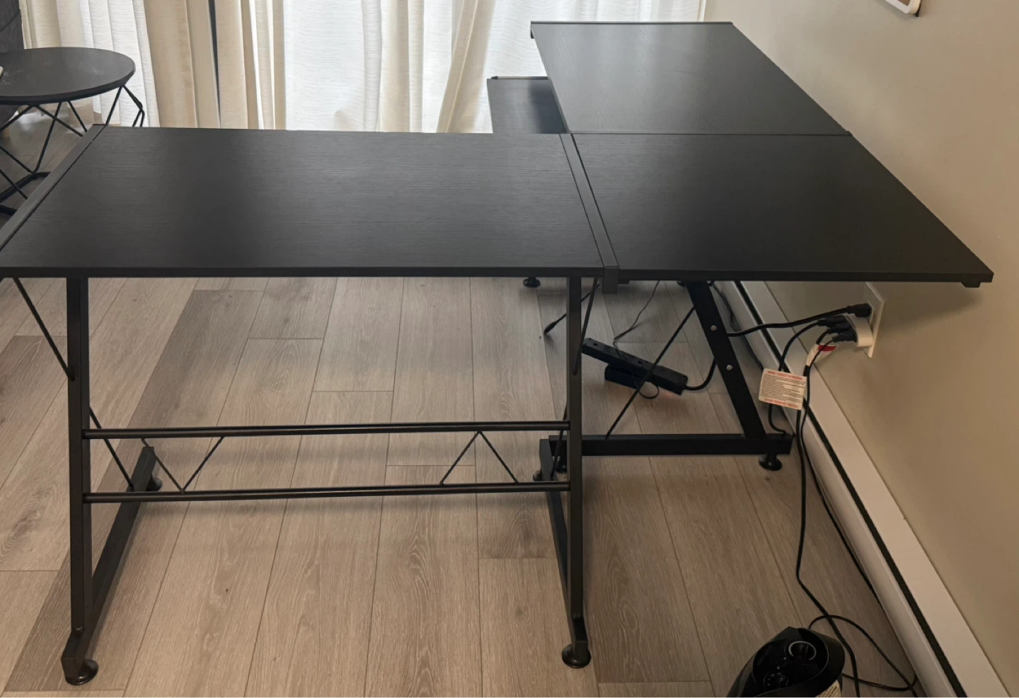 Black L-shaped desk with keyboard tray - photo 3