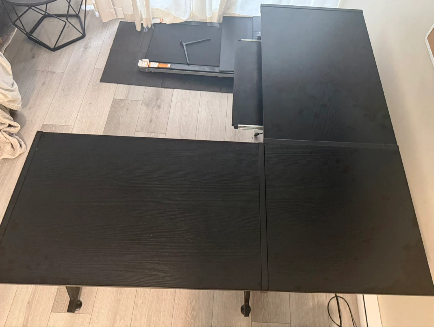 Black L-shaped desk with keyboard tray - photo 4