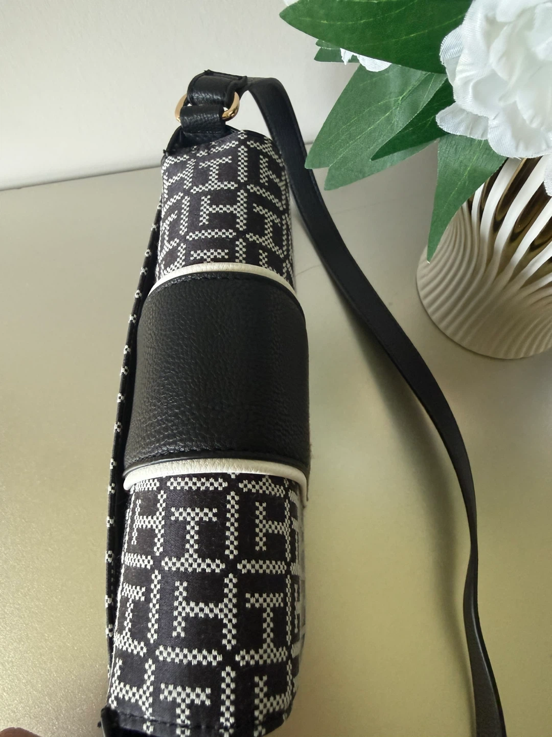 Tommy Hilfiger Monogram Crossbody Bag - photo 4