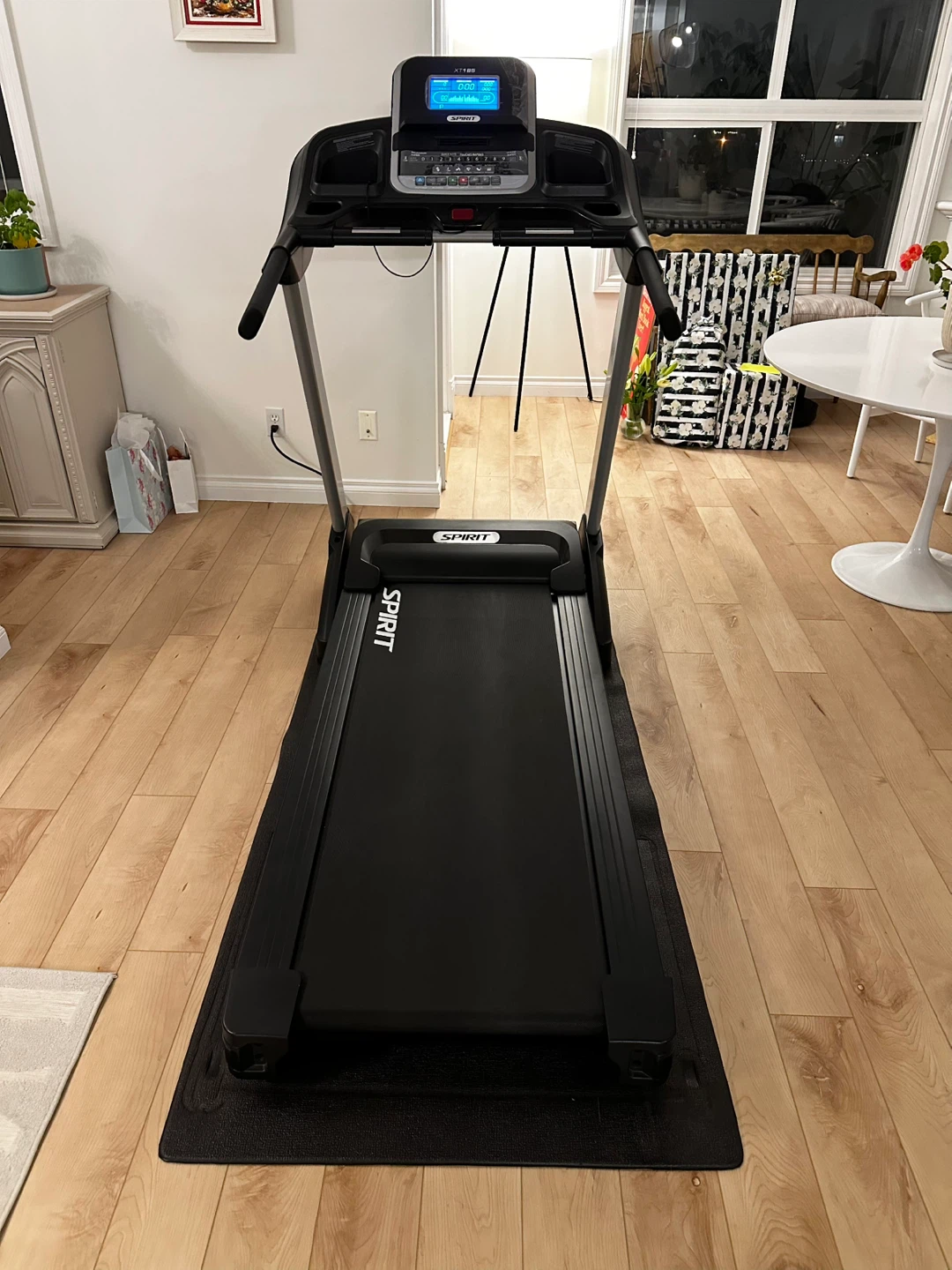 SPIRIT XT185 Treadmill - photo 2