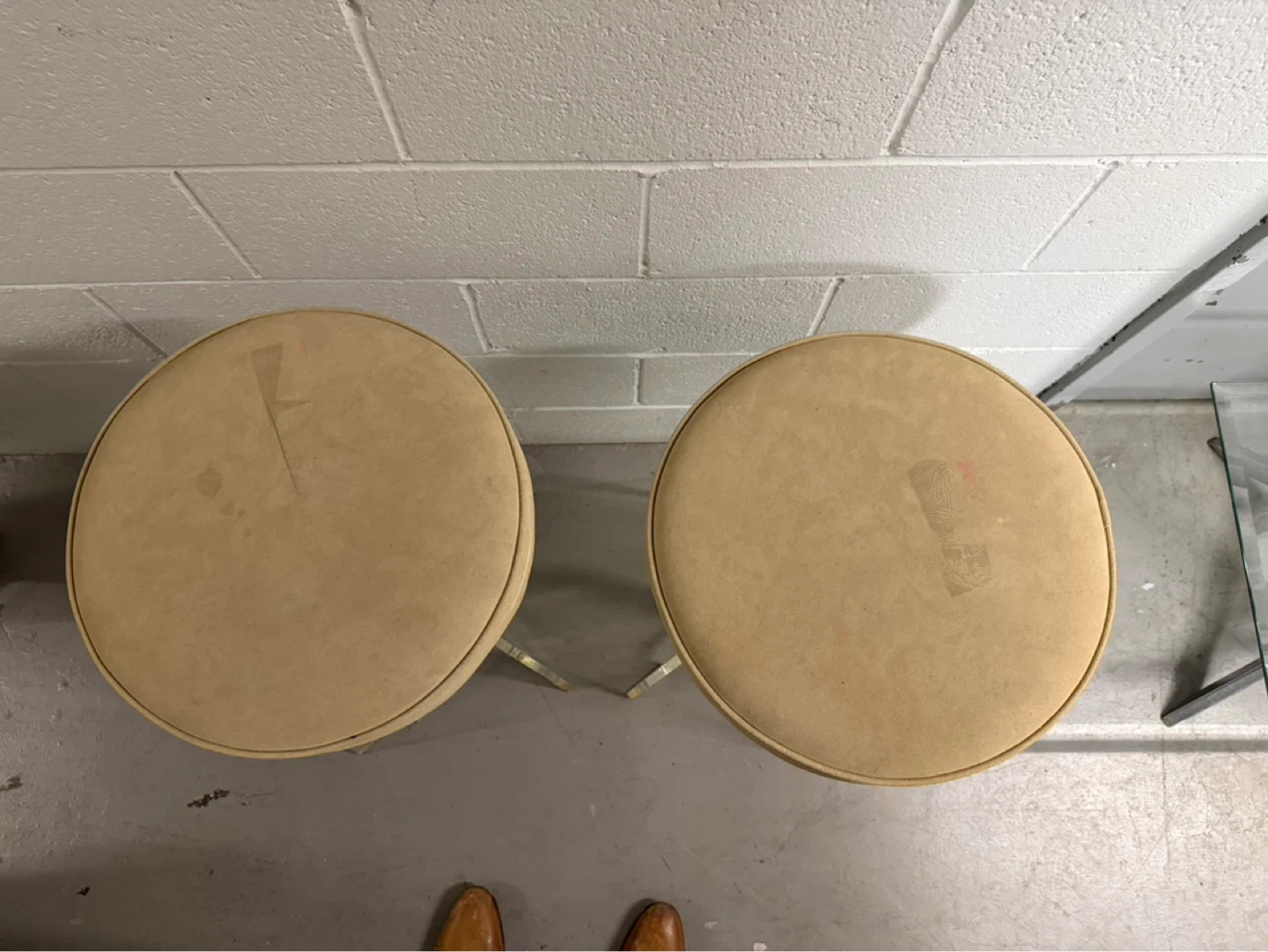 Pair of vintage lucite Bar Stools with Tan Cushions - photo 4