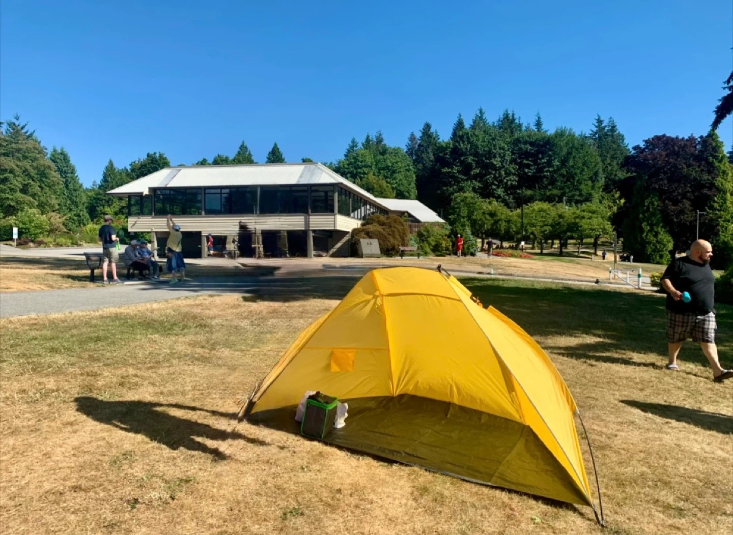 Beach Shade Tent - 7'9" x 4'4" x 4'