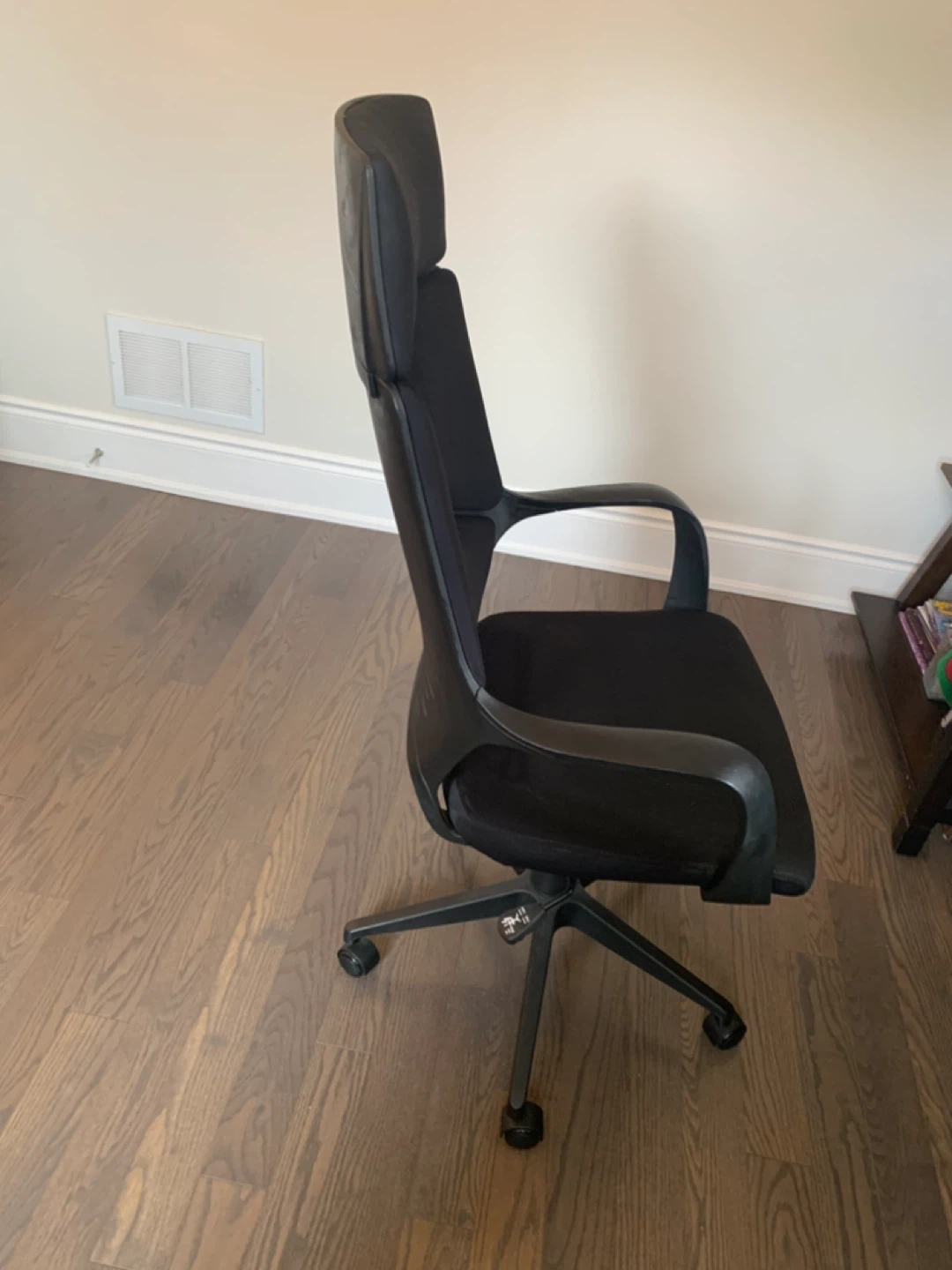 Black Ergonomic Office Chair - photo 3