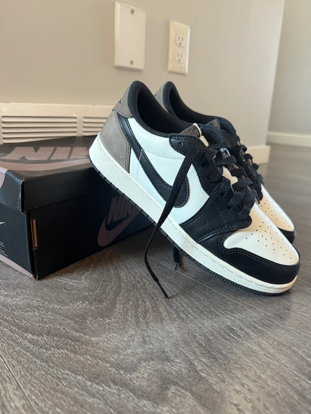Jordan 1 Retro Low OG (GS) - photo 3