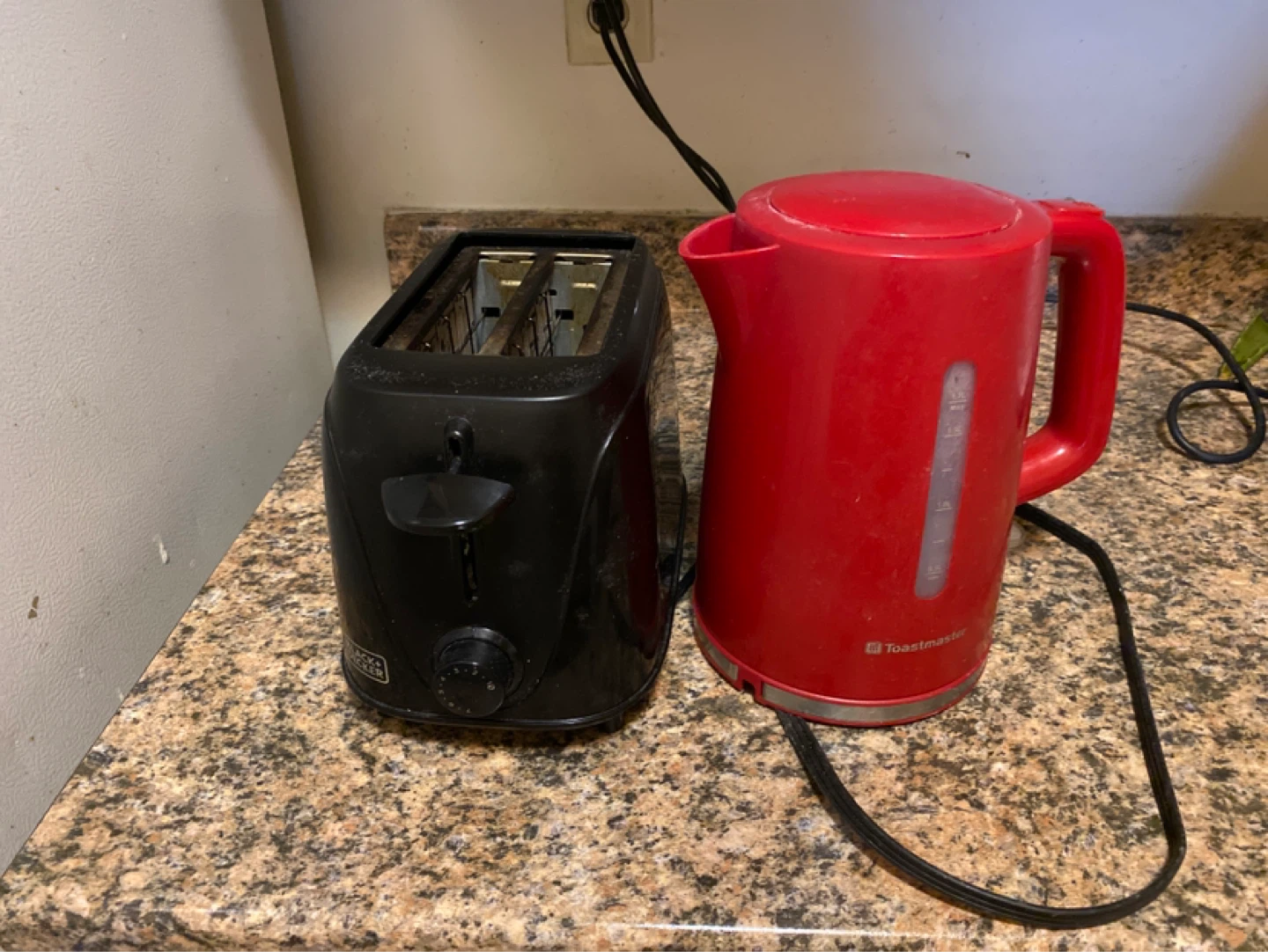 Black 2-Slice Toaster and Red Toastmaster Kettle - photo 3