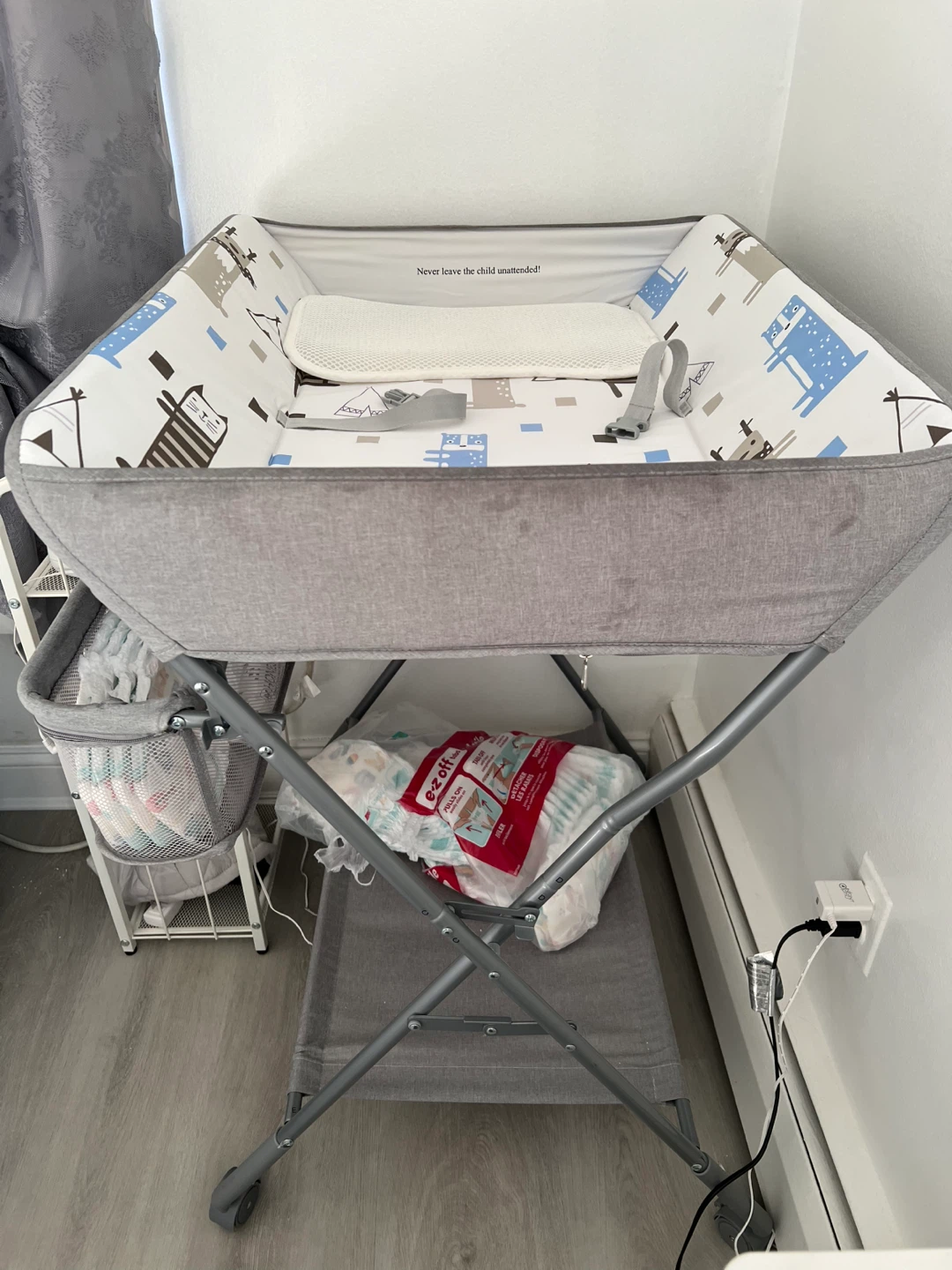 Maydolly Baby Changing Table with Wheels - photo 4