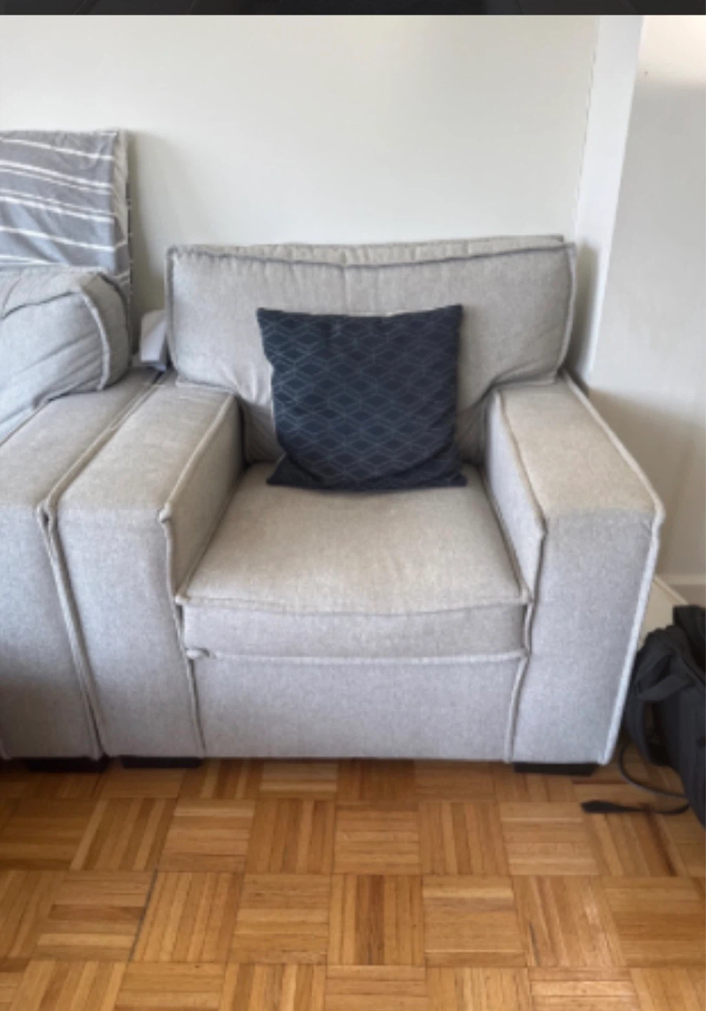 Bob’s Discount Furniture Playscape Armchair - photo 4