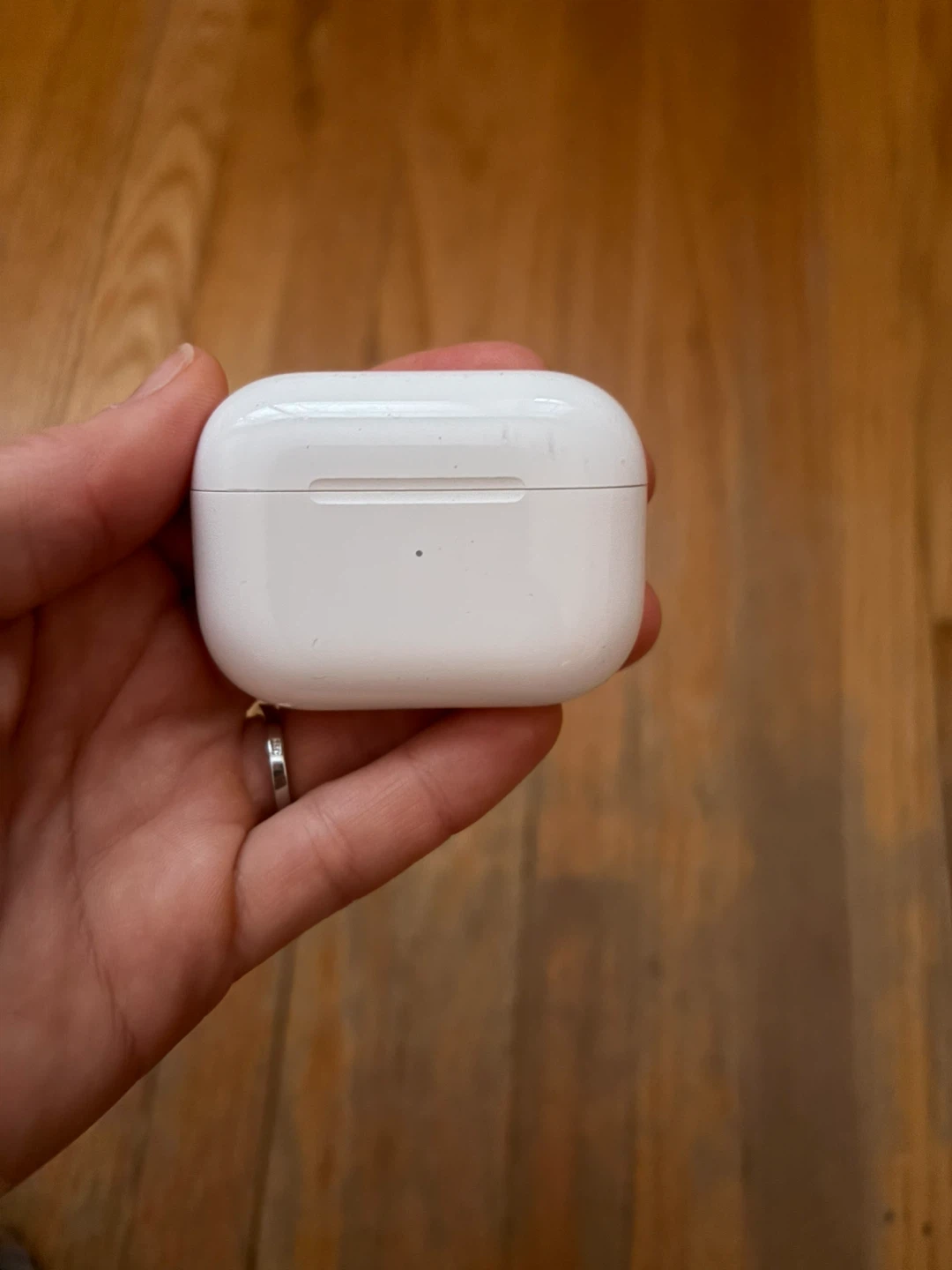 Apple AirPods Pro (2nd generation) with MagSafe Charging Case - photo 4