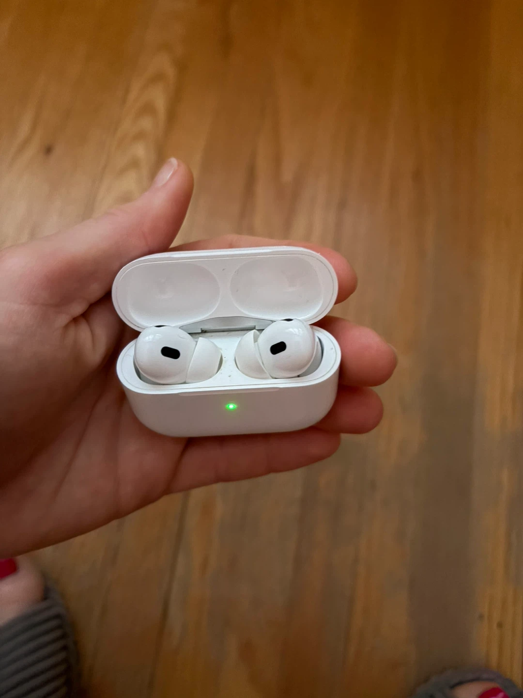 Apple AirPods Pro (2nd generation) with MagSafe Charging Case