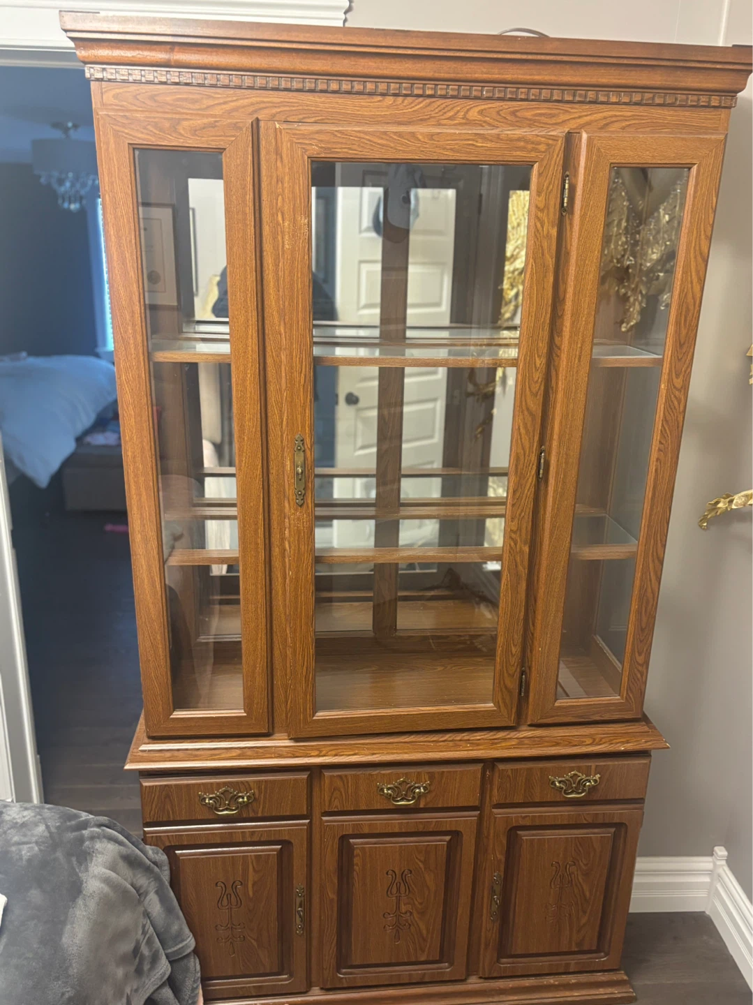 Buffet and Hutch