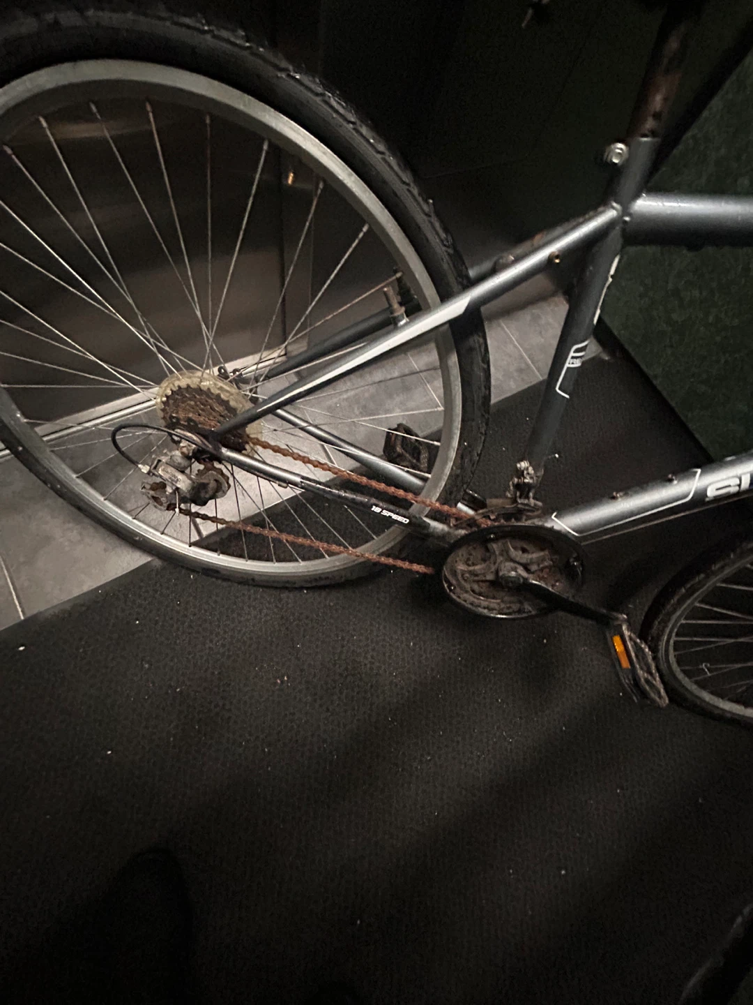 Damaged Supercycle Reaction 18-Speed Bicycle - photo 4