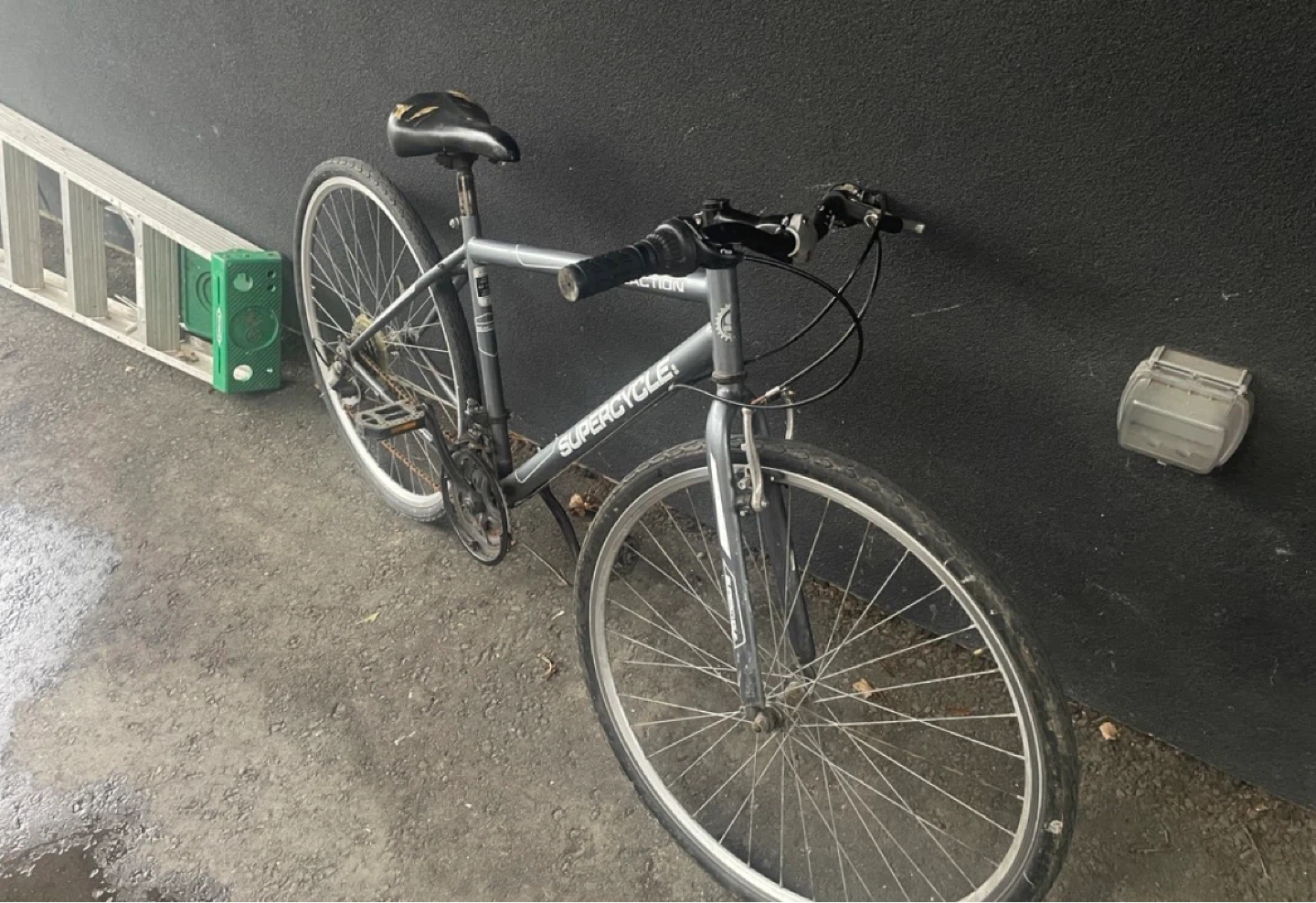 Damaged Supercycle Reaction 18-Speed Bicycle - photo 2