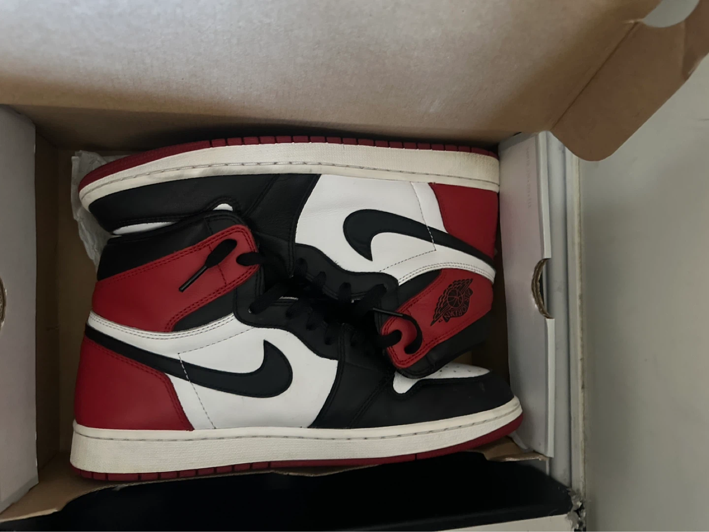 Air Jordan 1 Retro High OG "Chicago"