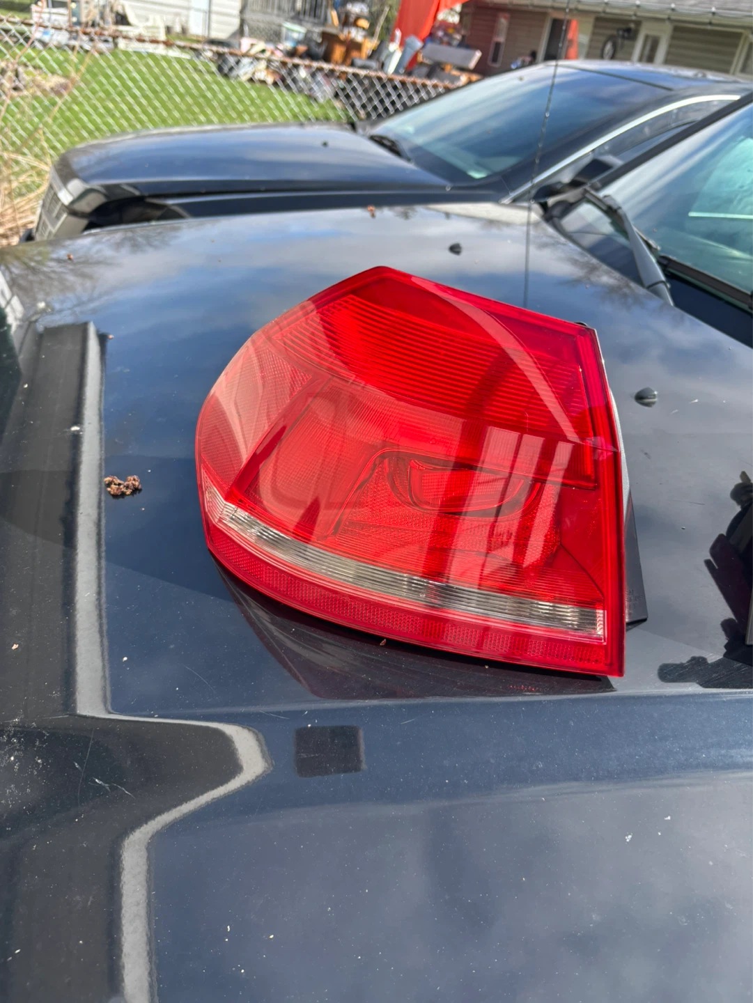 2014 Volkswagen Passat tail lights - photo 2