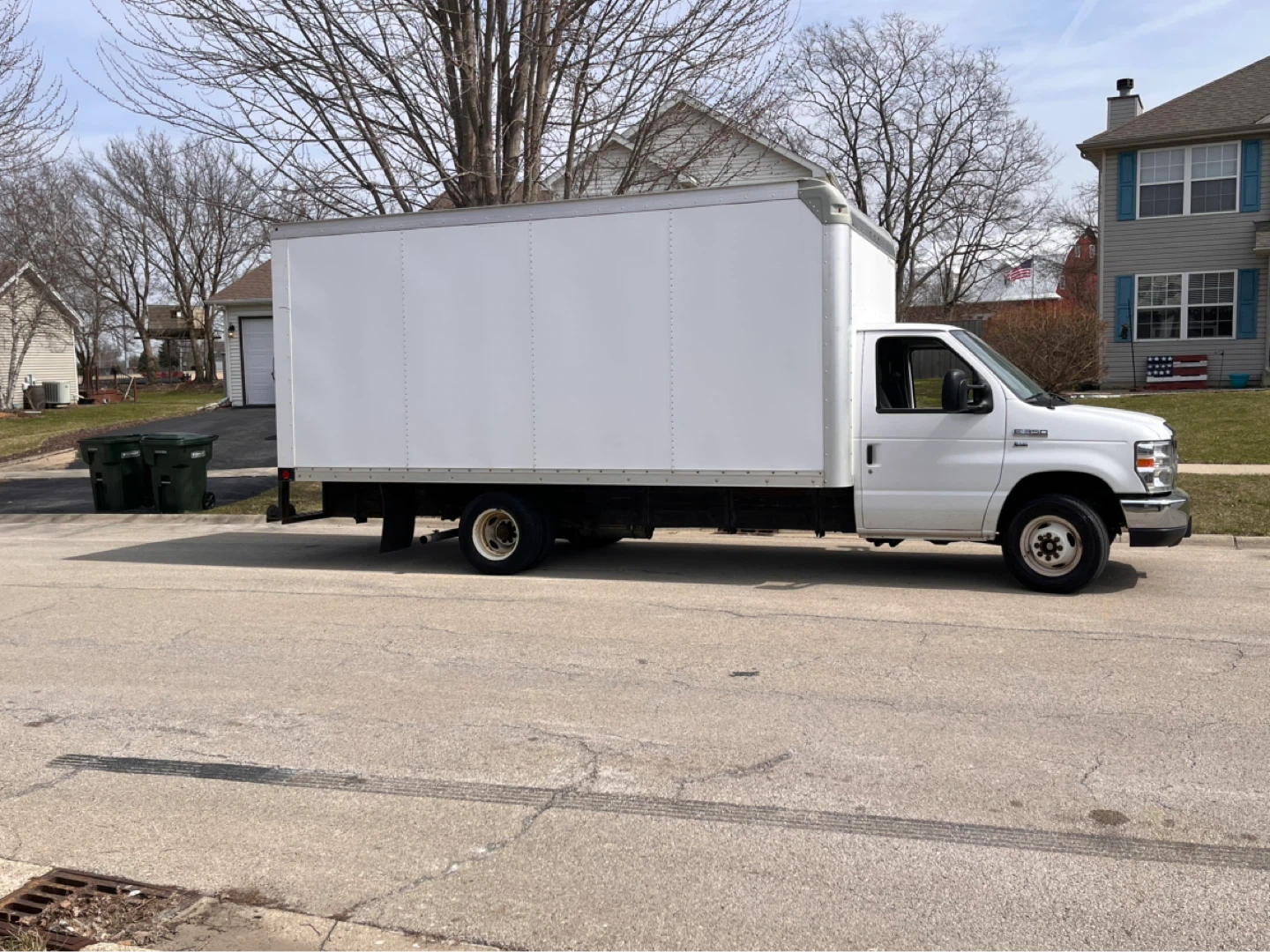 2018  Ford E-Series Box Truck - photo 2