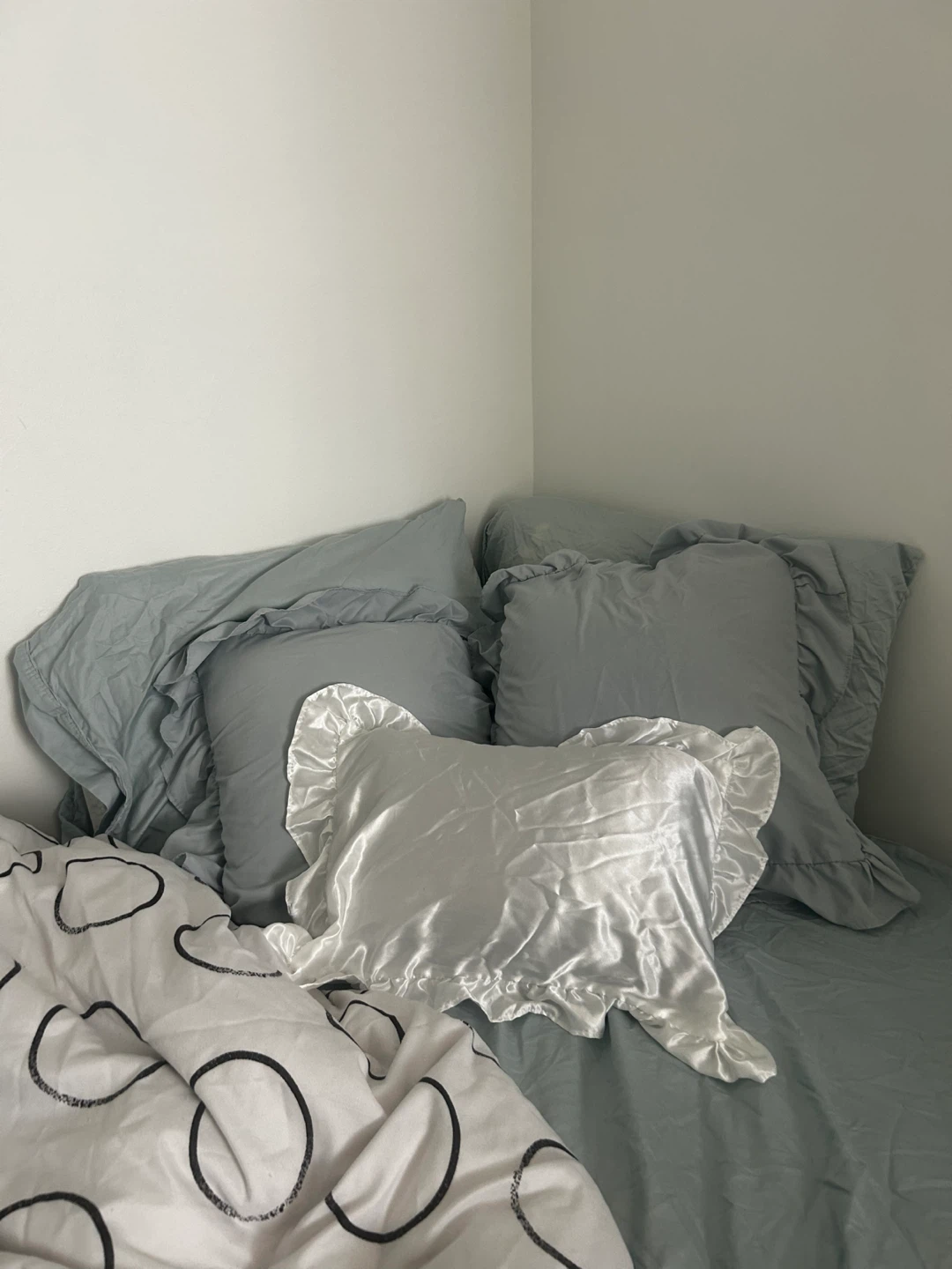 Decorative Throw Pillow Set of 3