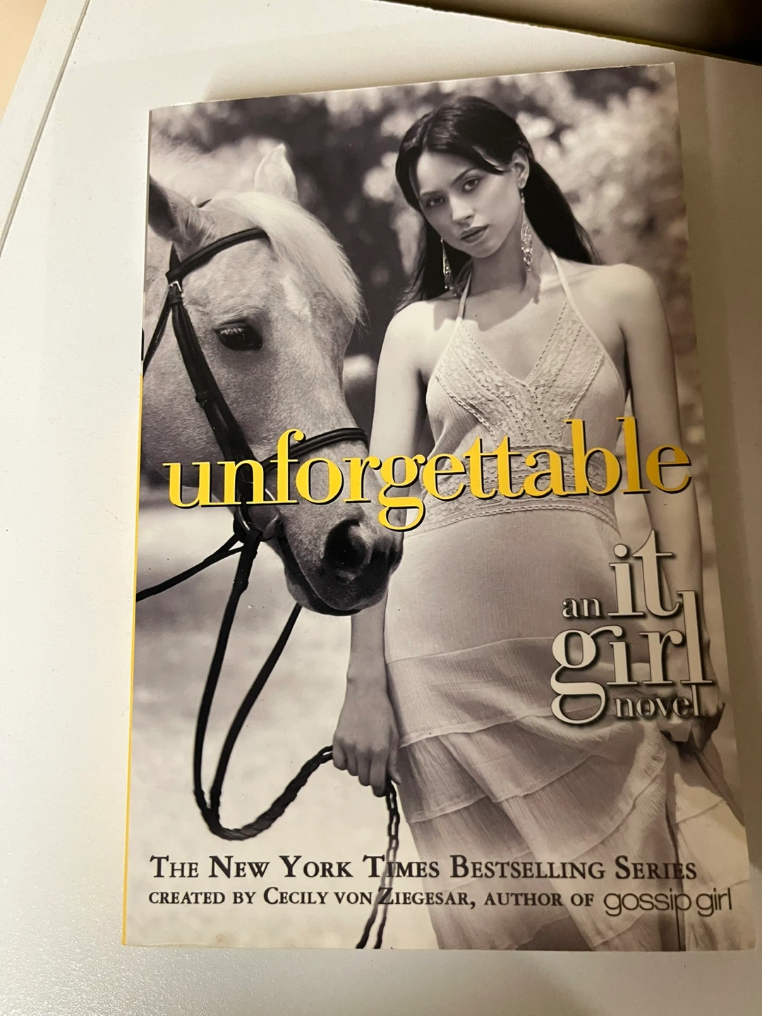 The It Girl Novel by Cecily von Ziegesar