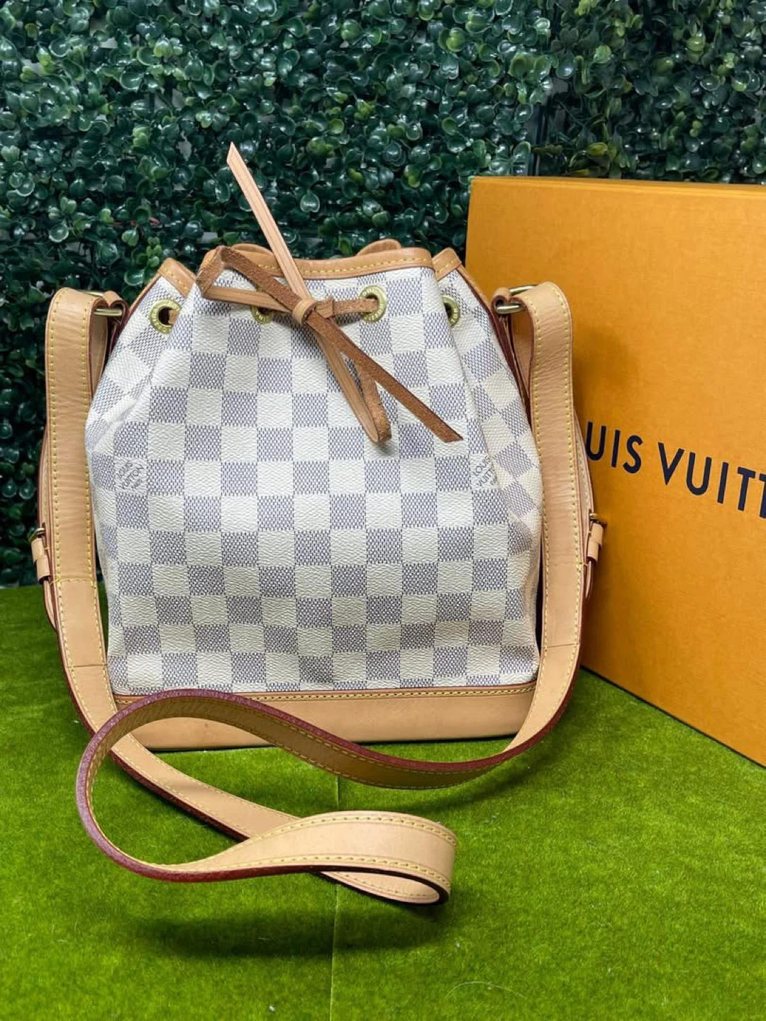 Authentic Louis Vuitton Damier Azur Noe BB - photo 2