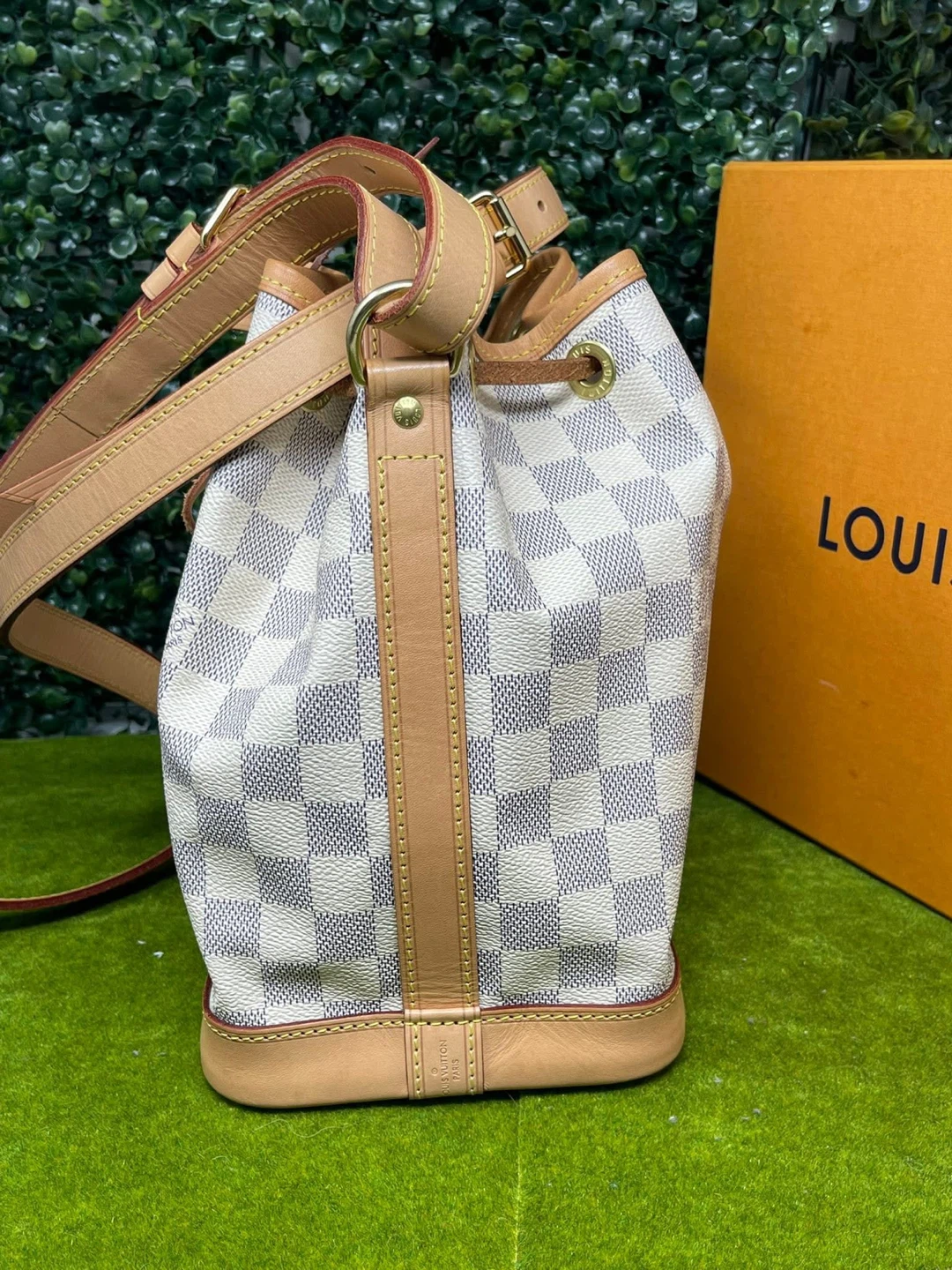 Authentic Louis Vuitton Damier Azur Noe BB - photo 4