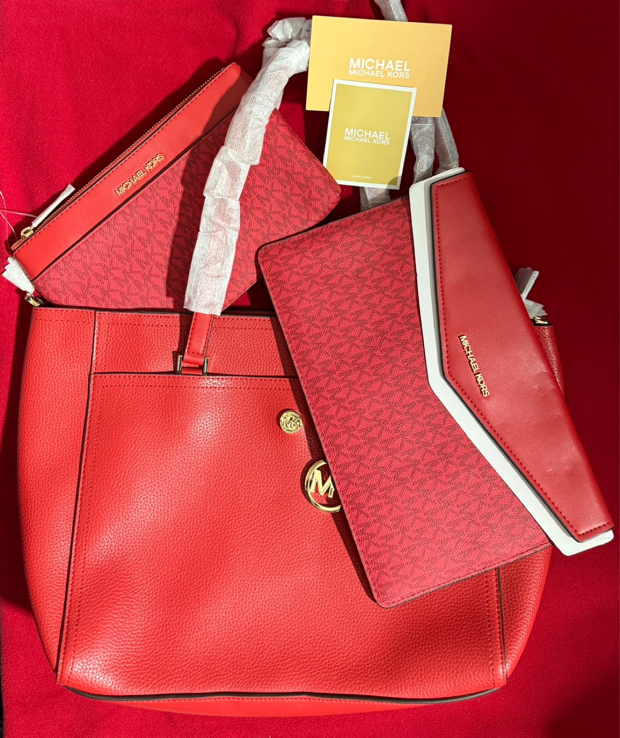 🌱 Michael Kors Tote Bag with Matching Wallet and Pouch - Red