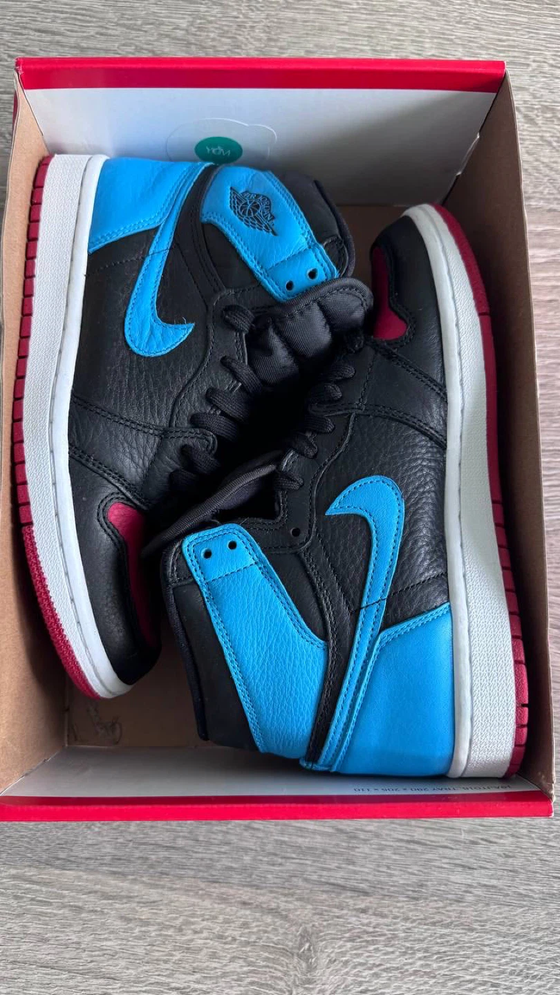 Nike Air Jordan 1 High OG (Women’s 7 / Youth Fit) - photo 3