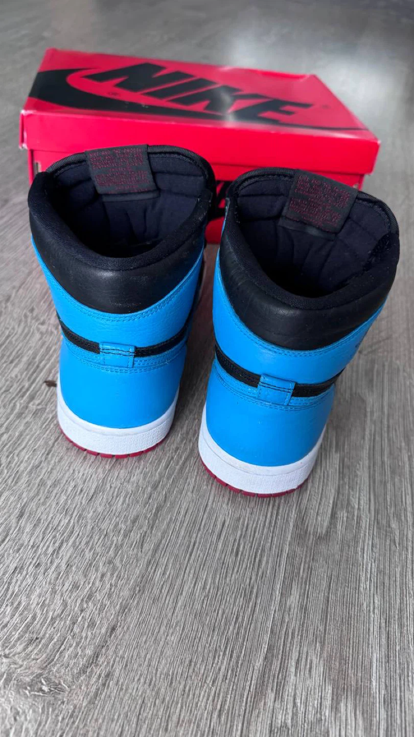 Nike Air Jordan 1 High OG (Women’s 7 / Youth Fit) - photo 5