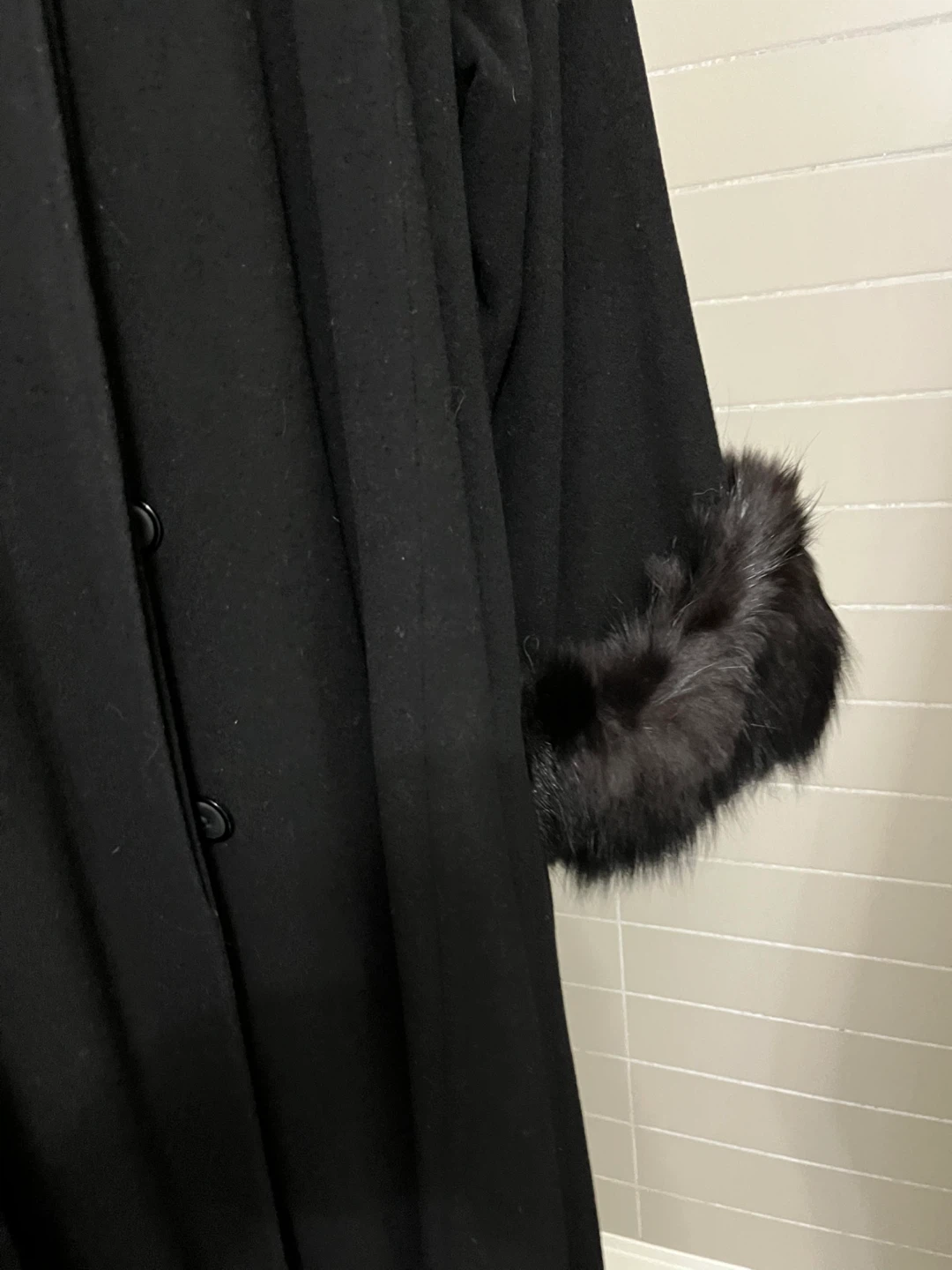 Woman’s Felt coat with firm trim sleeves - photo 4