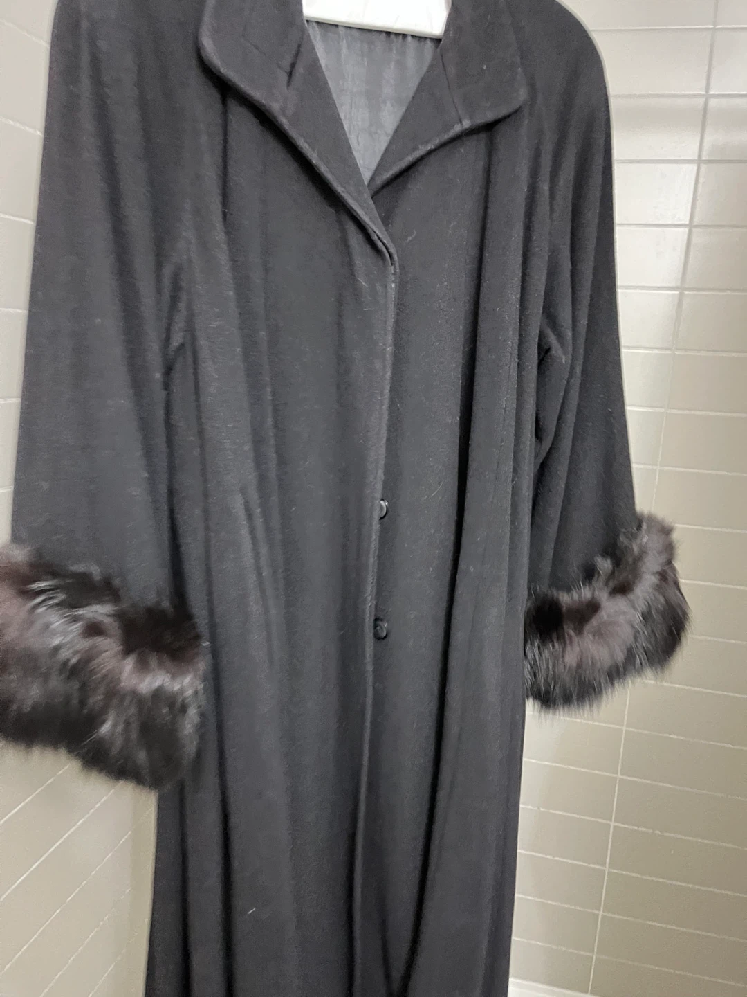 Woman’s Felt coat with firm trim sleeves - photo 3