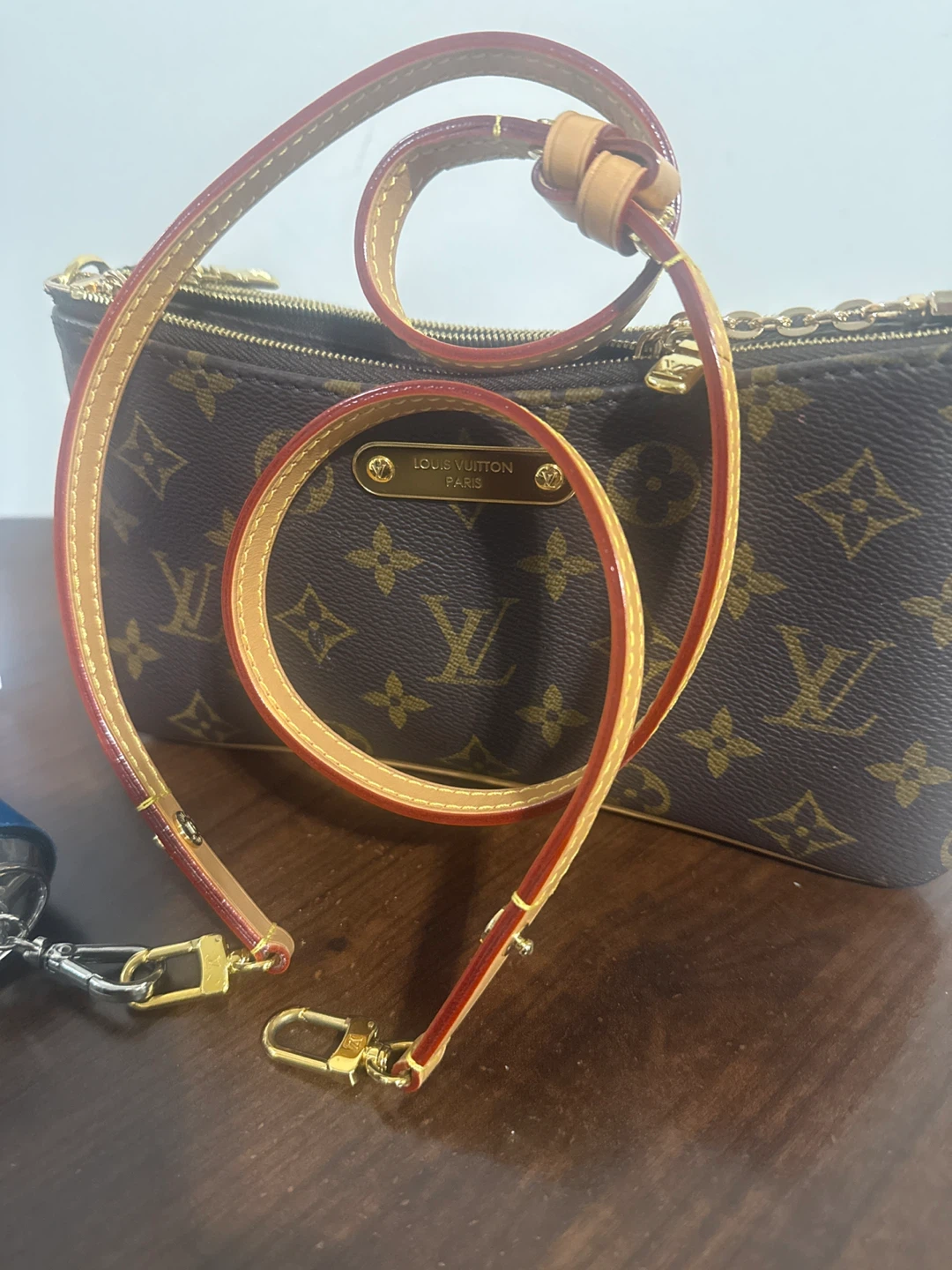 Louis Vuitton Pochette Liv Monogram Canvas - photo 2