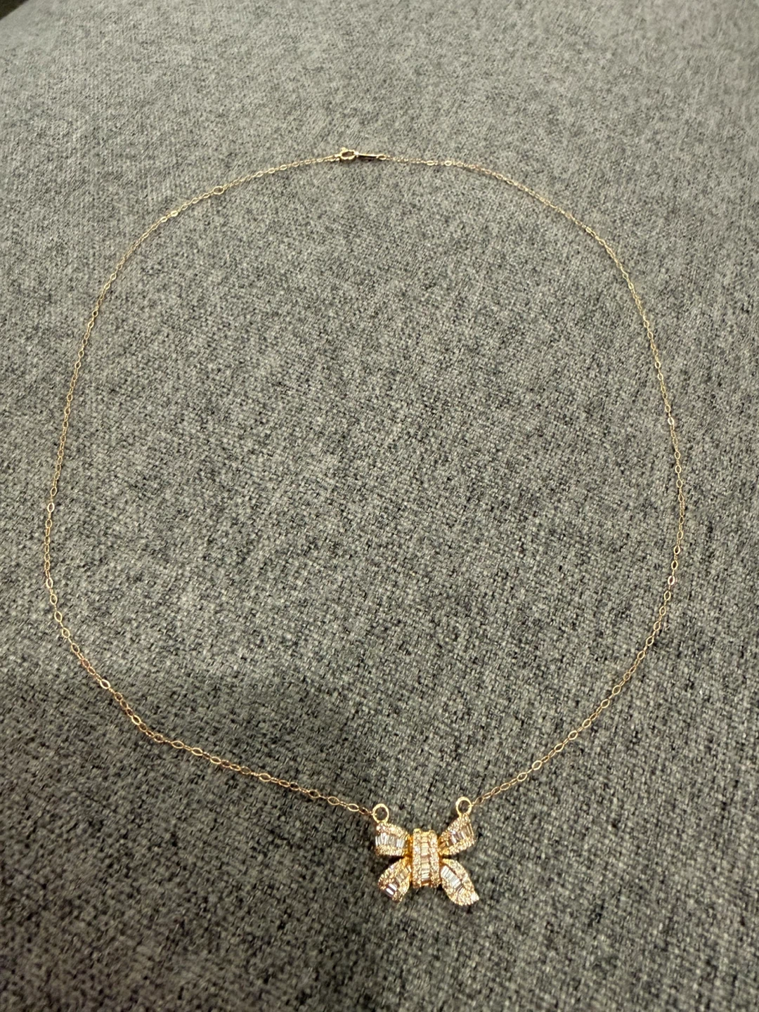 Pure 18K Gold Necklace Ribbon Pendant with Natural Diamonds - photo 5
