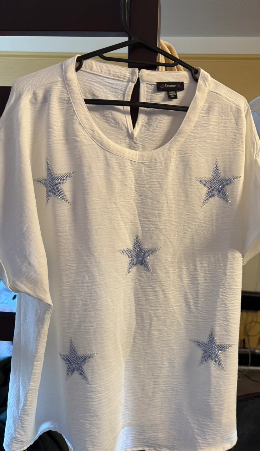 〽️Women’s White Star Embellished Top – XL〽️