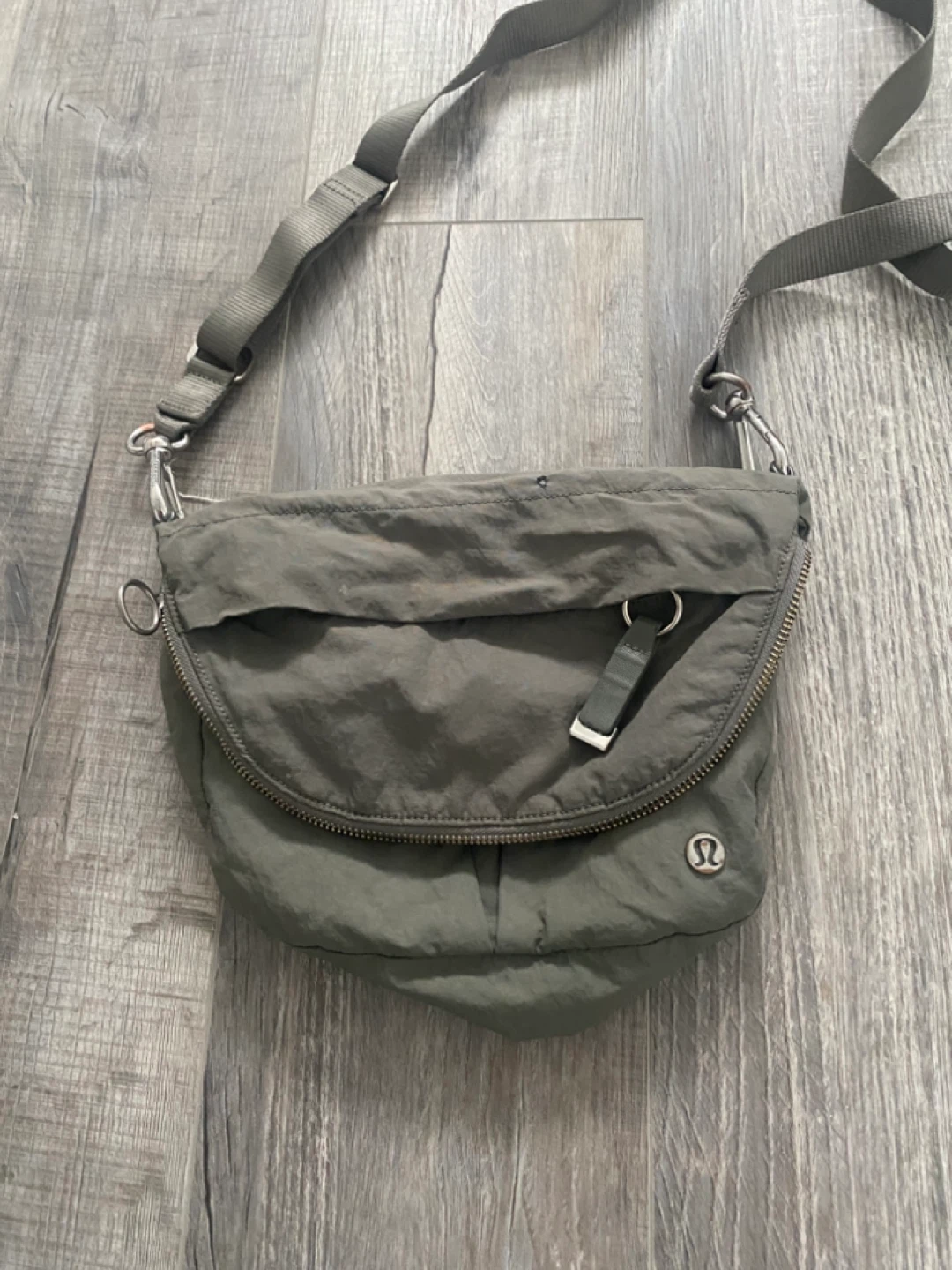 Lululemon Crossbody Bag Olive Green - photo 3