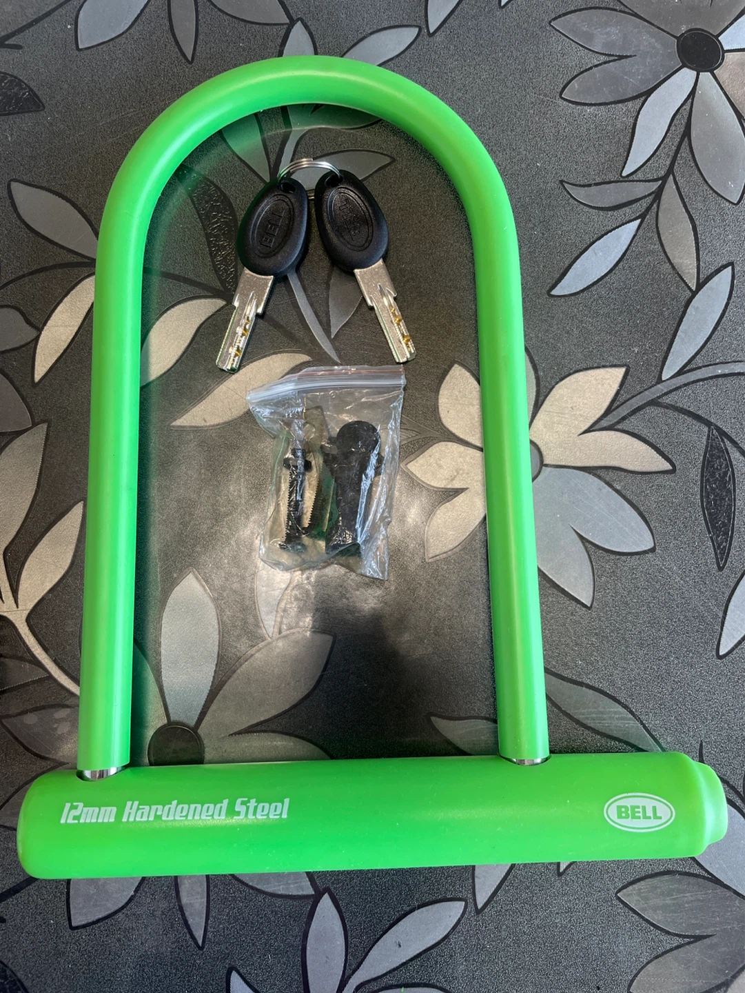 Bell Catalyst 300 U-Lock with 2 Keys and Mounting Hardware