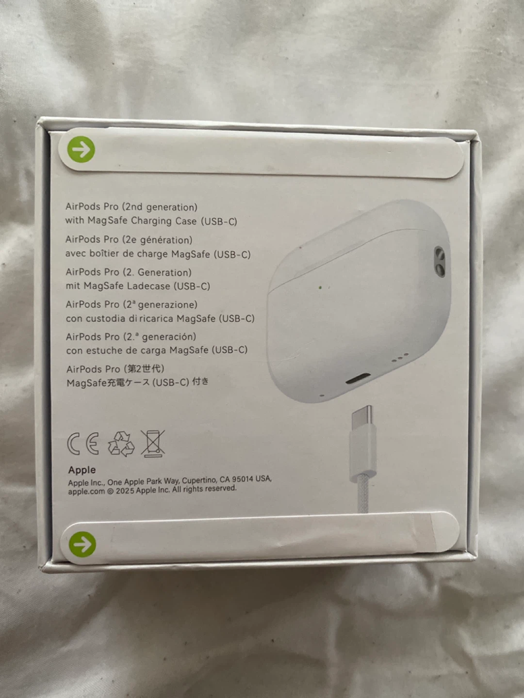 Apple AirPods Pro (2nd generation) with MagSafe Charging Case - photo 3