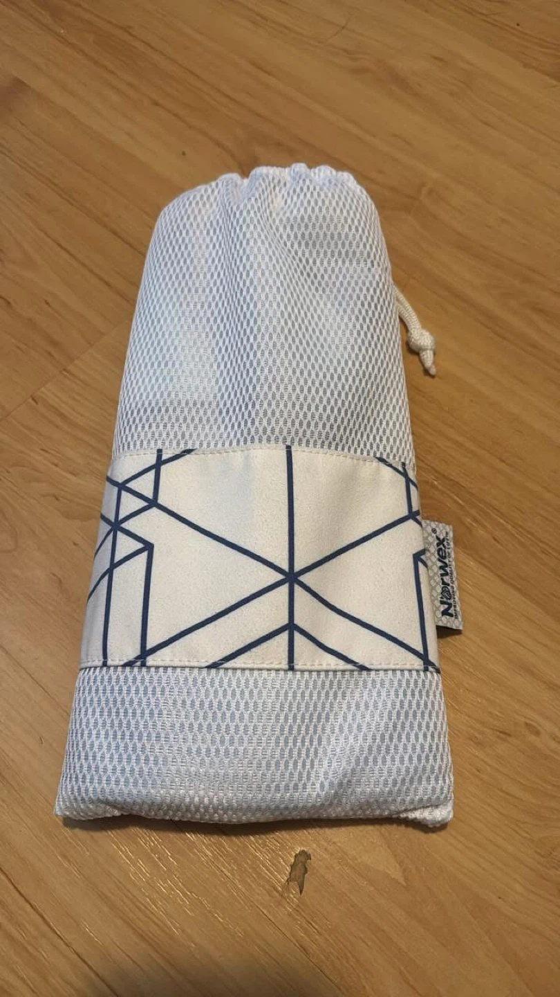 Norwex Beach Towel Geometric Wave Pattern with Bag