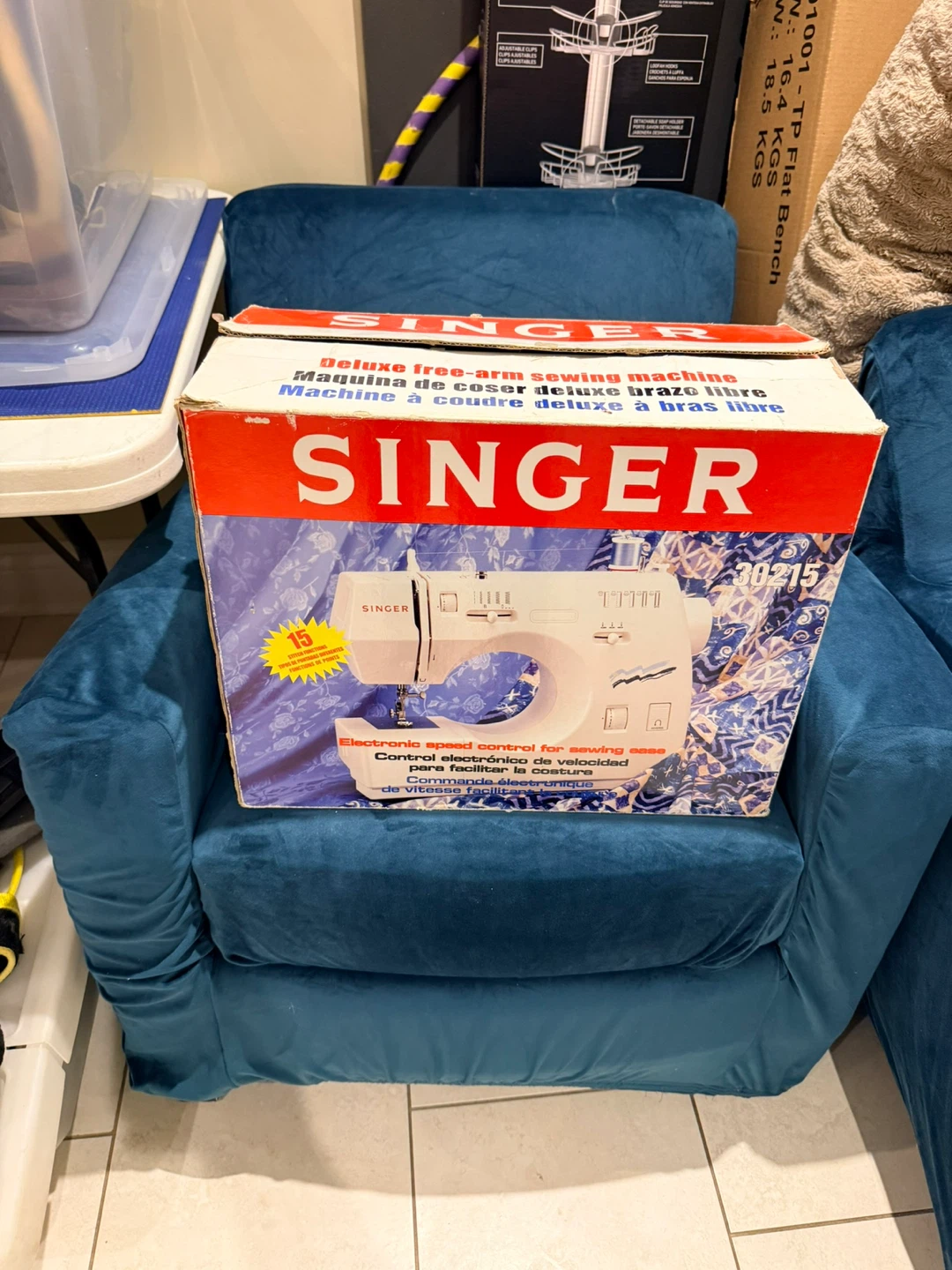 Singer 30215 Deluxe Free-Arm Sewing Machine - photo 3