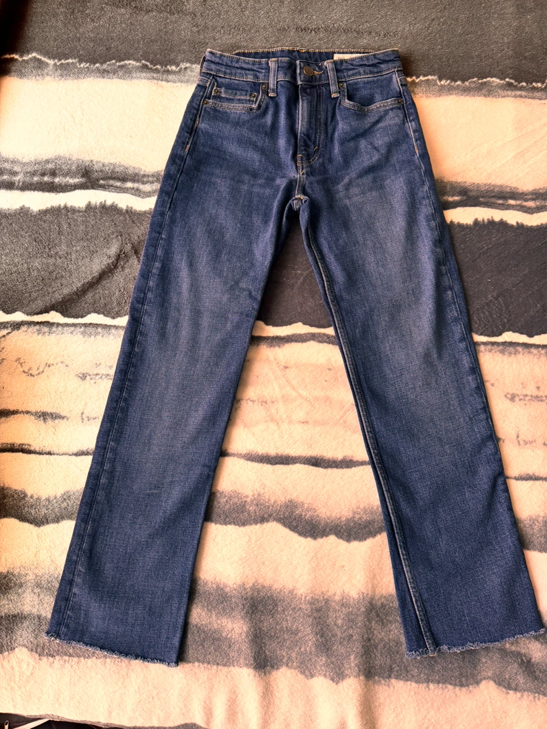Zara Women's Blue Denim Jeans - Size 2