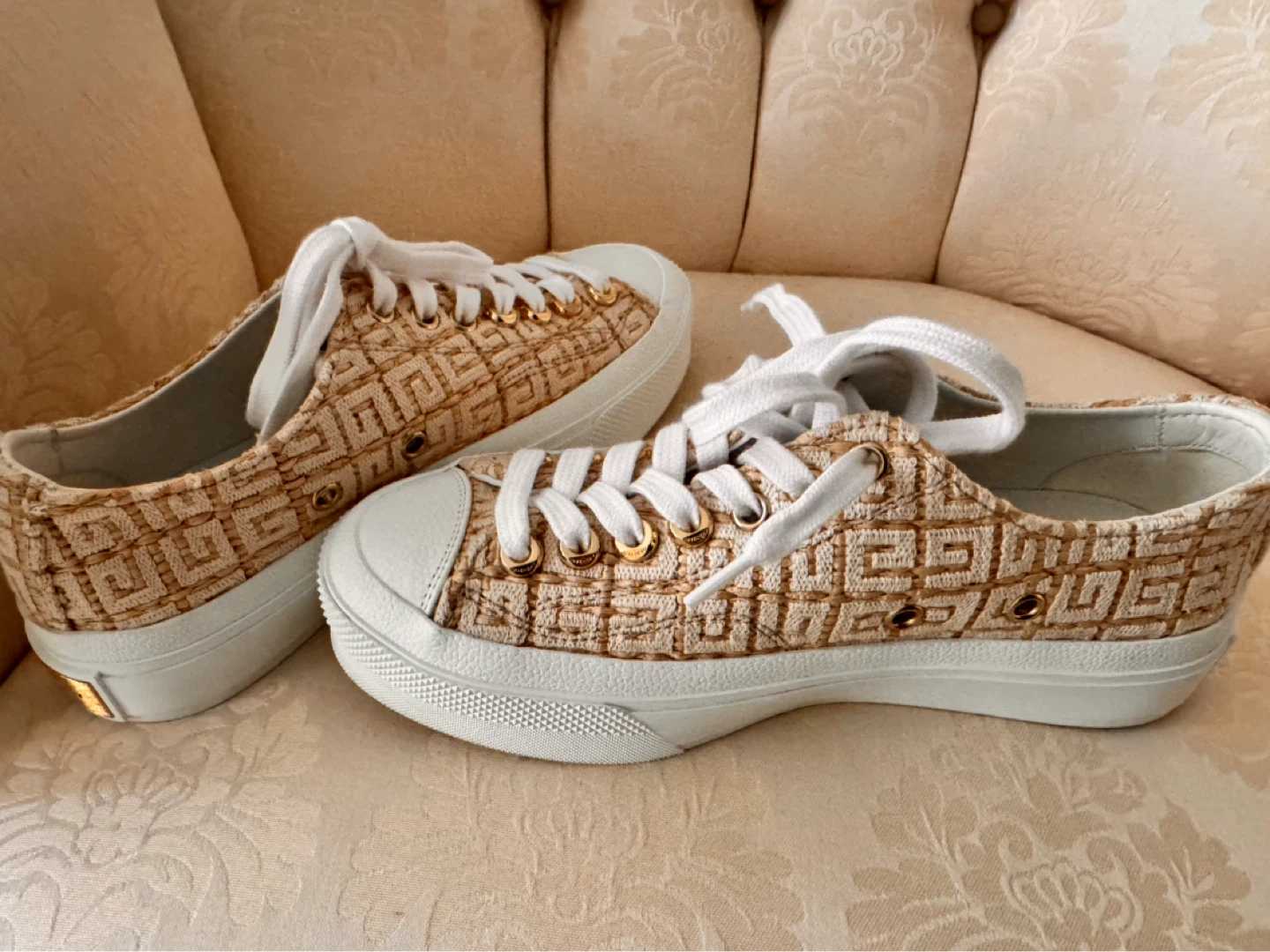 Givenchy Canvas Print Low Top Sneakers Size 35 - photo 4