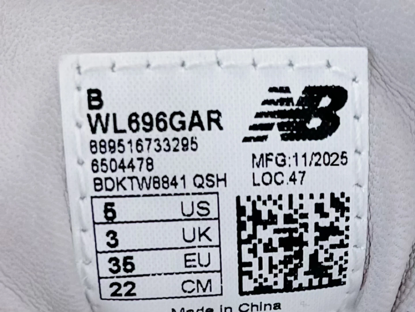 New Balance Sneakers - Size Women’s 5 - photo 3