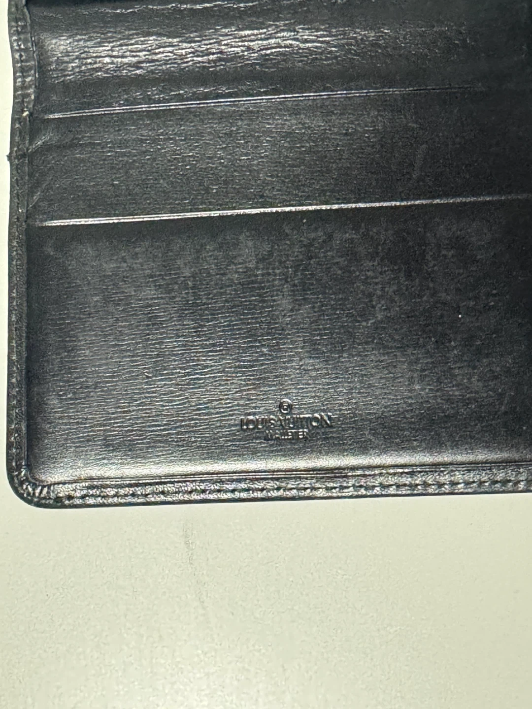 Authentic Louis Vuitton Epi Leather Card Holder - photo 3